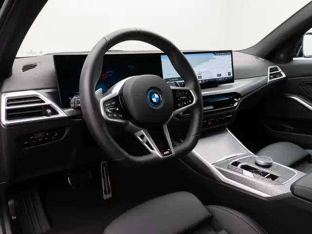 BMW 3 Series view 20