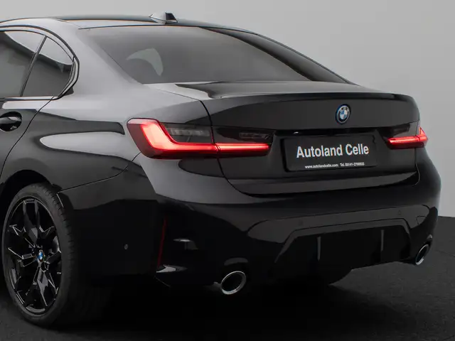 BMW 3 Series view 15