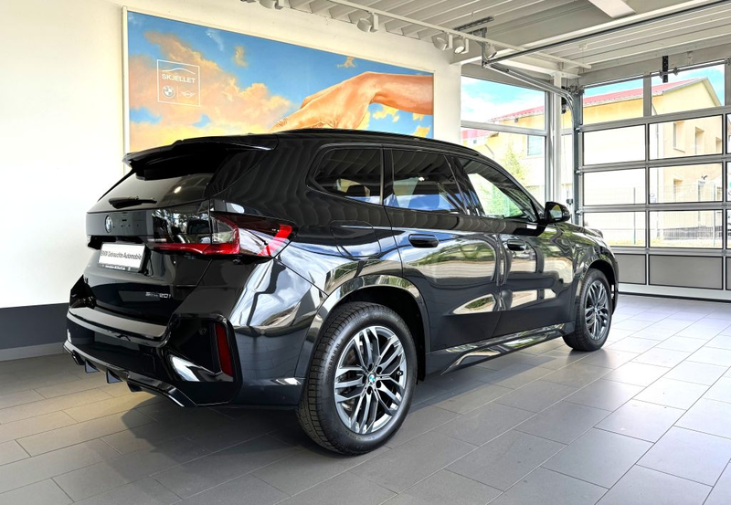 BMW X1 sDr.20i M SPORT KOMF+PANO+AHK+ACC+HUD+adpLED+ — photo 8