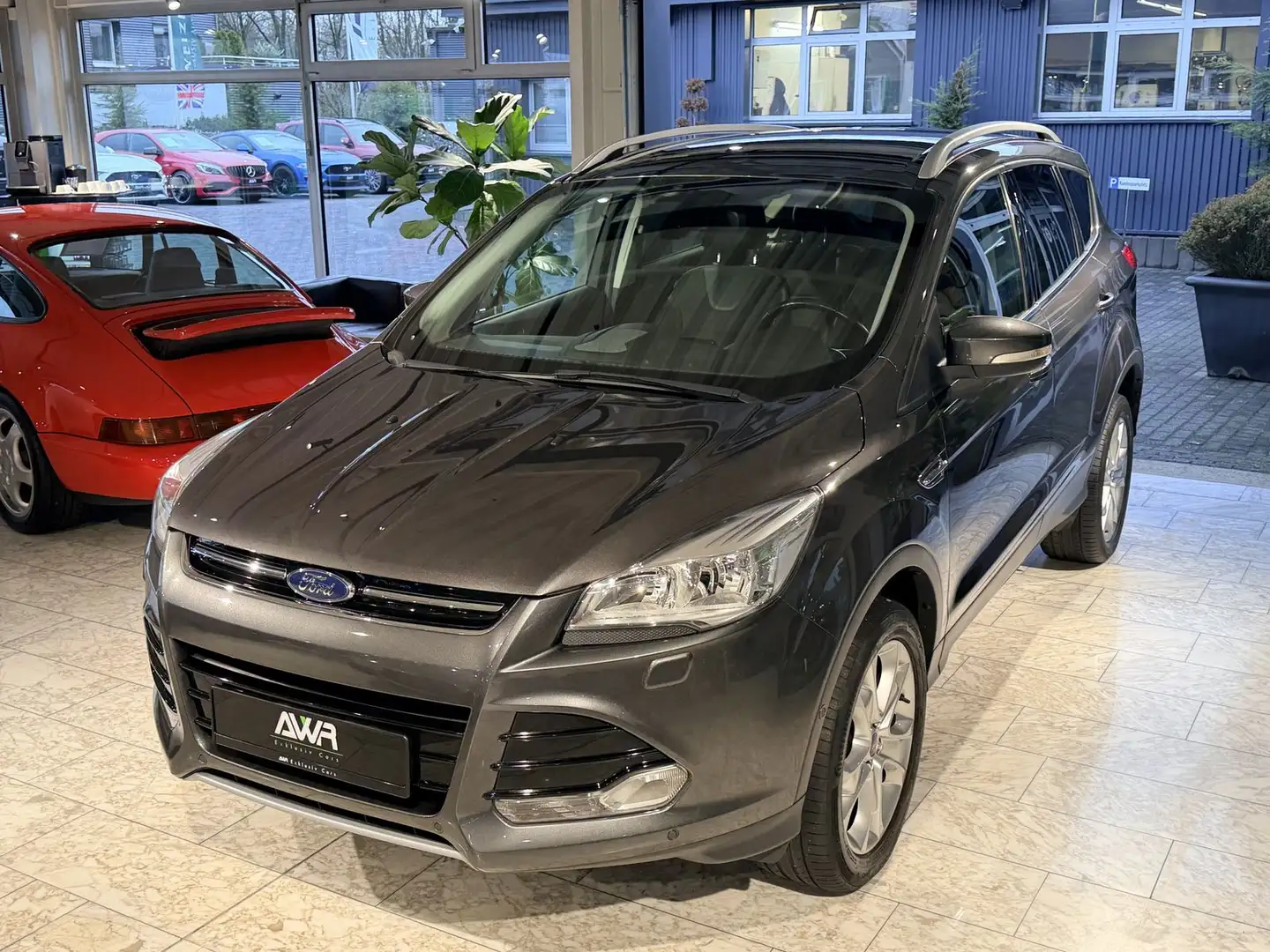Ford Kuga Titanium DESIGN-PAKET*NAVI*18"*WINTER-PKT Grau - 1