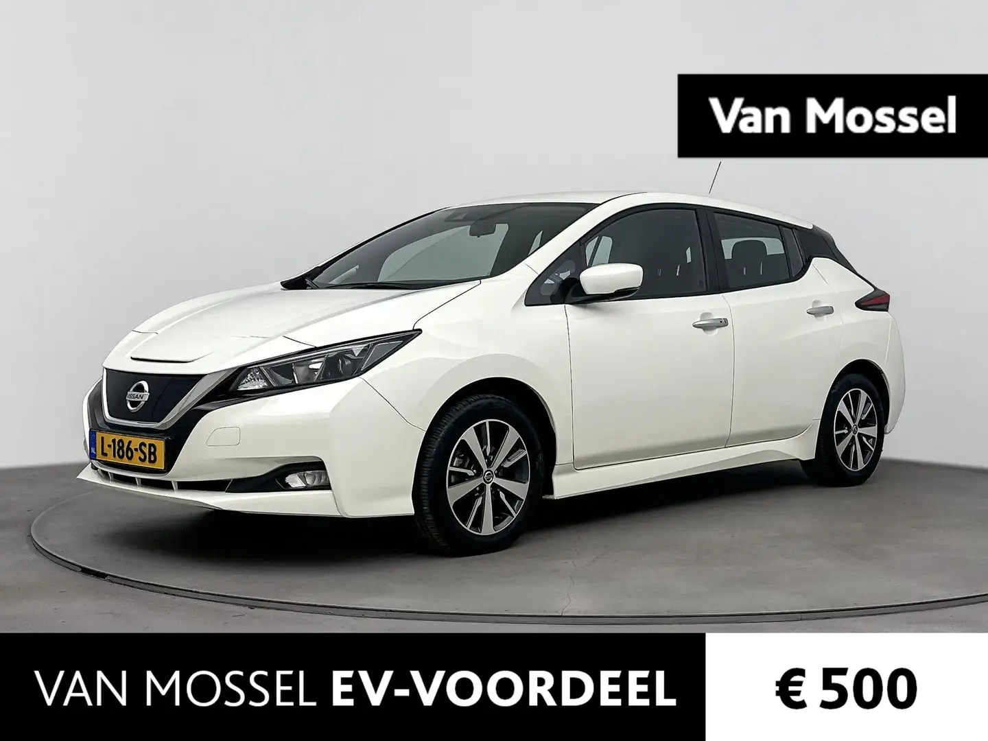 Nissan Leaf Acenta 40 kWh | Navigatie | Achteruitrijcamera | A Wit - 1