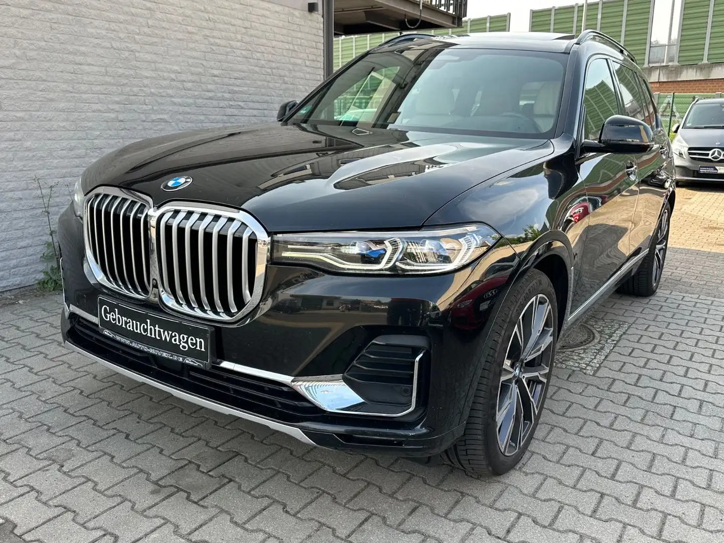 BMW X7 xDrive 30 d Design Pure Excellence Rear Set Schwarz - 2