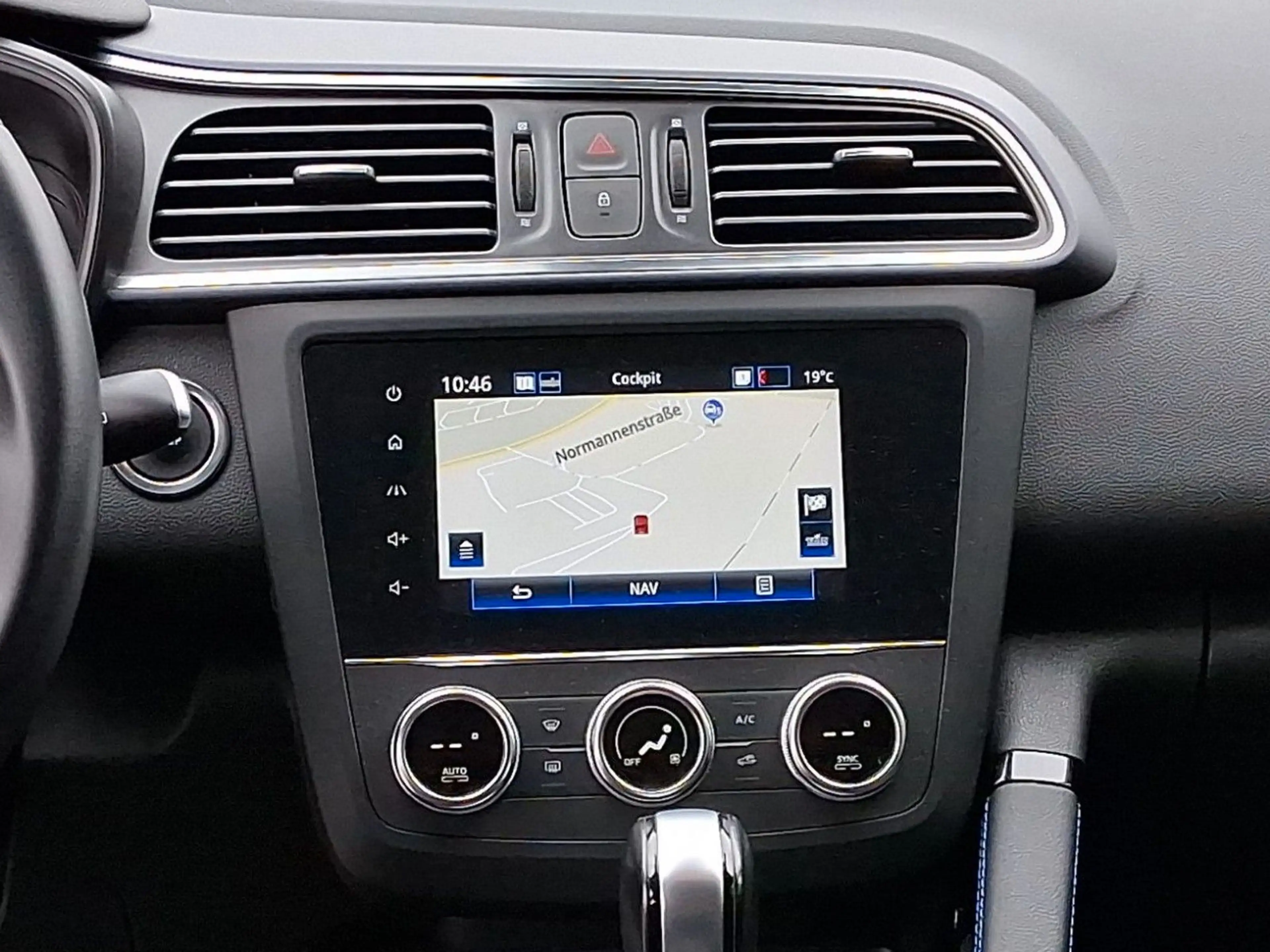 Renault Kadjar Limited/Navi/Klima/LED/SHZ/DAB/4Season — photo 15