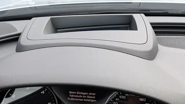 Audi A6 view 16