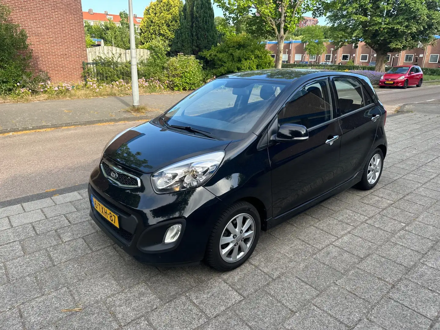 Kia Picanto 1.2 CVVT ExecutiveLine Automaat Airco Zwart - 1