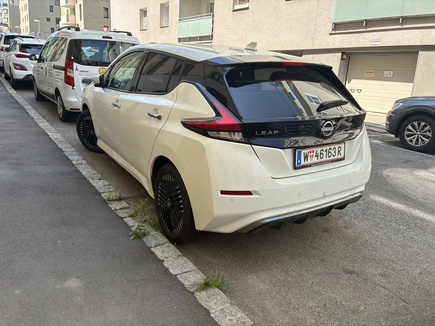Nissan Leaf 39 kWh N-Connecta - **JAHRESWAGEN** - 5500KM Weiß - 2