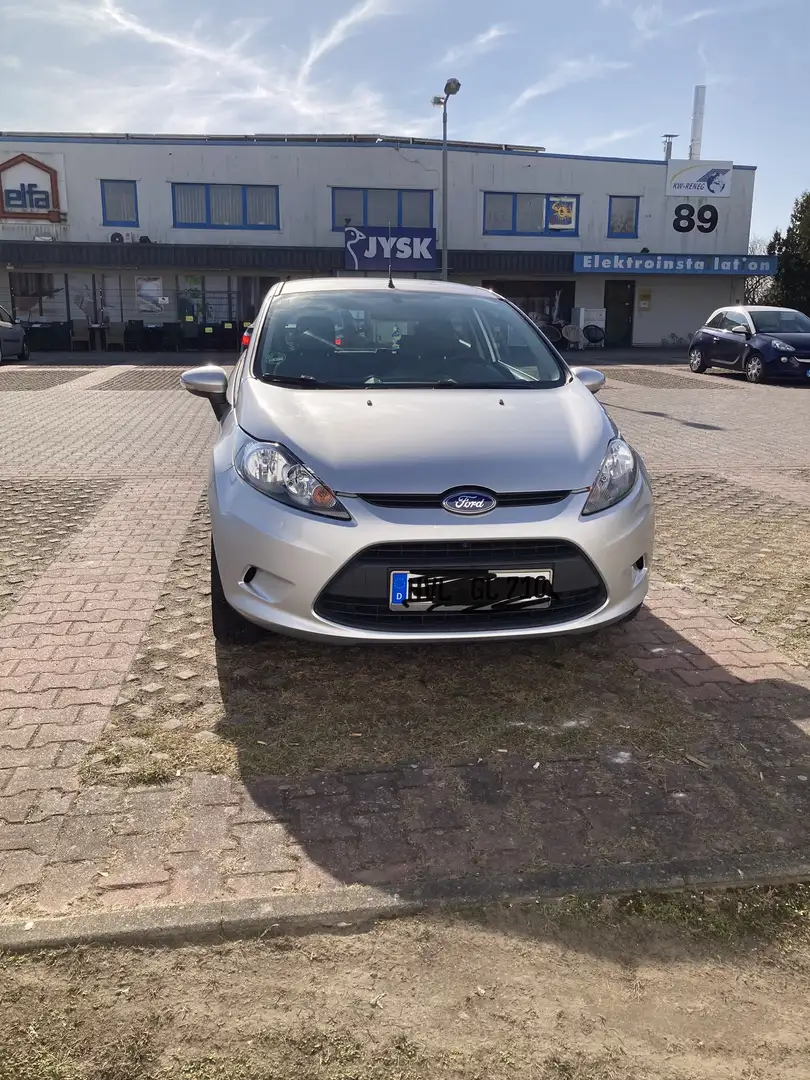 Ford Fiesta 1.25 Ambiente Silber - 2