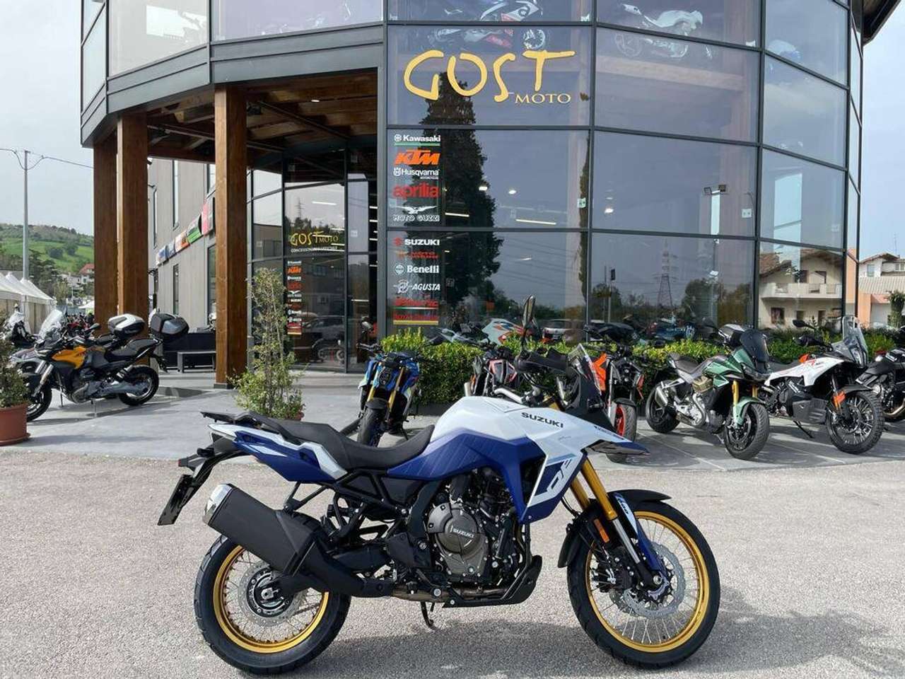 Suzuki V-Strom 800DE BIANCO OSLO | #01314