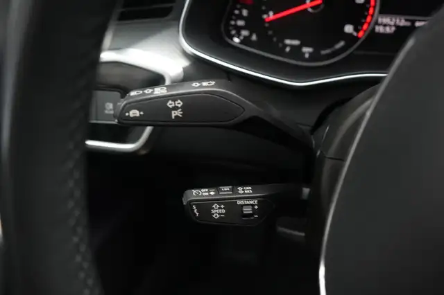 Audi A6 view 13