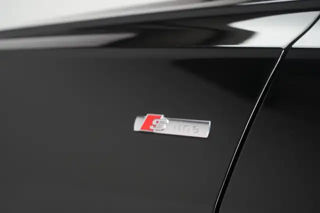 Audi A6 view 14