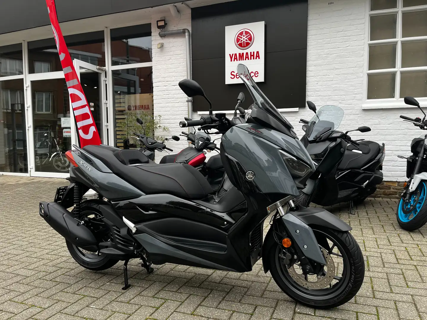 Yamaha X-Max 125 Techmax Gris - 1