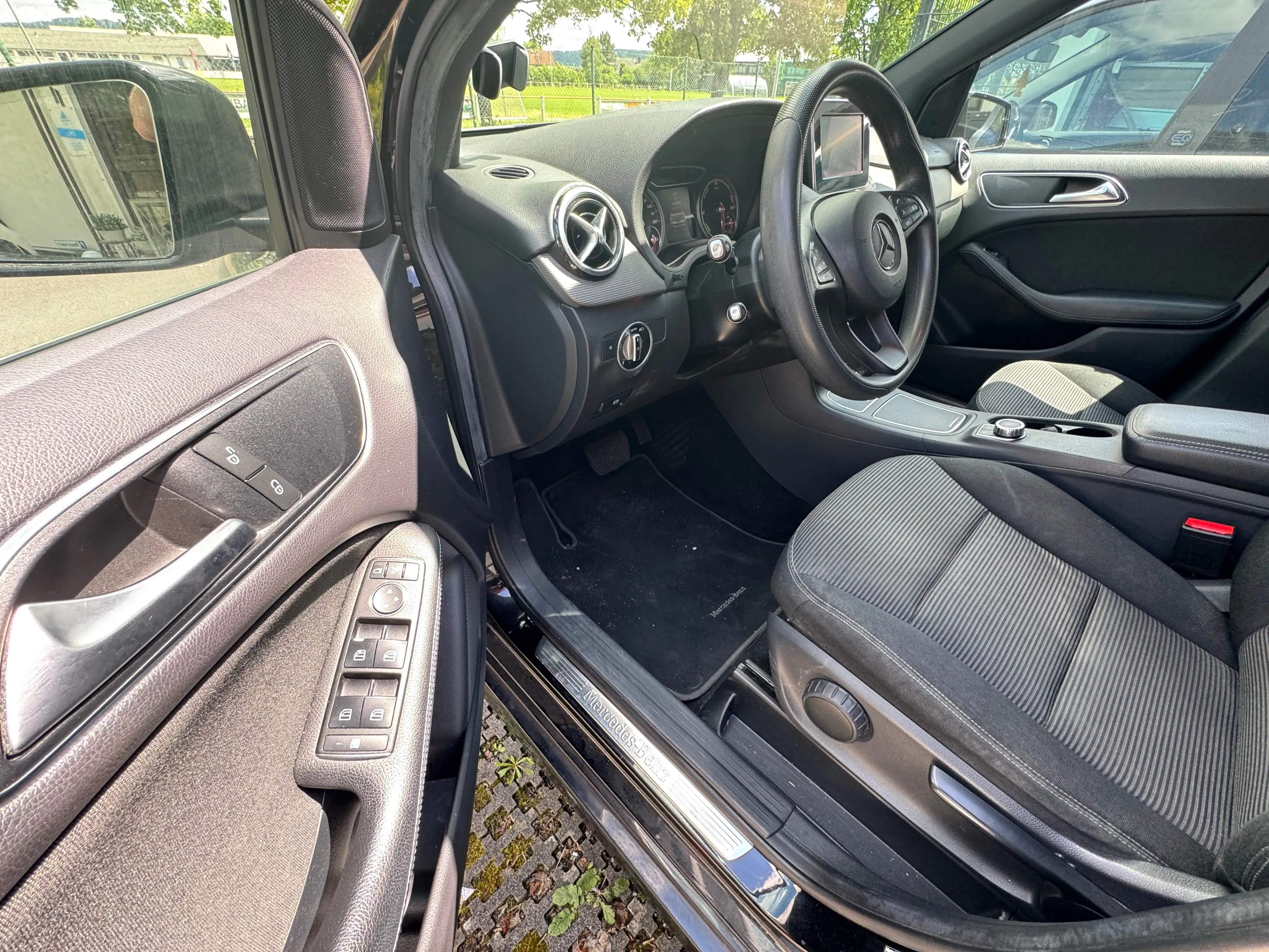 Mercedes-Benz B Electric Drive B 250 E, Range Plus, Asistenzsysteme — photo 5
