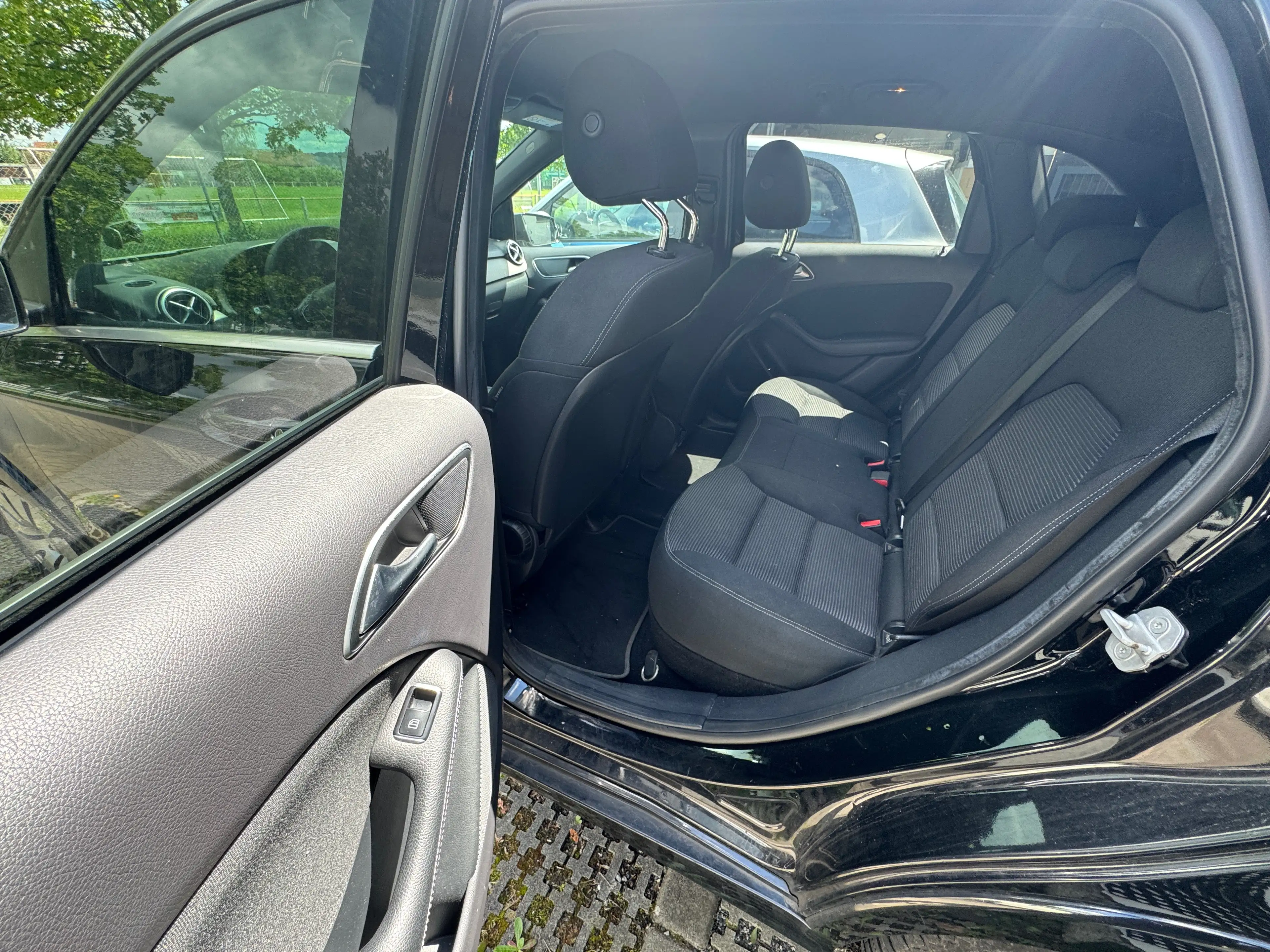 Mercedes-Benz B Electric Drive B 250 E, Range Plus, Asistenzsysteme — photo 7