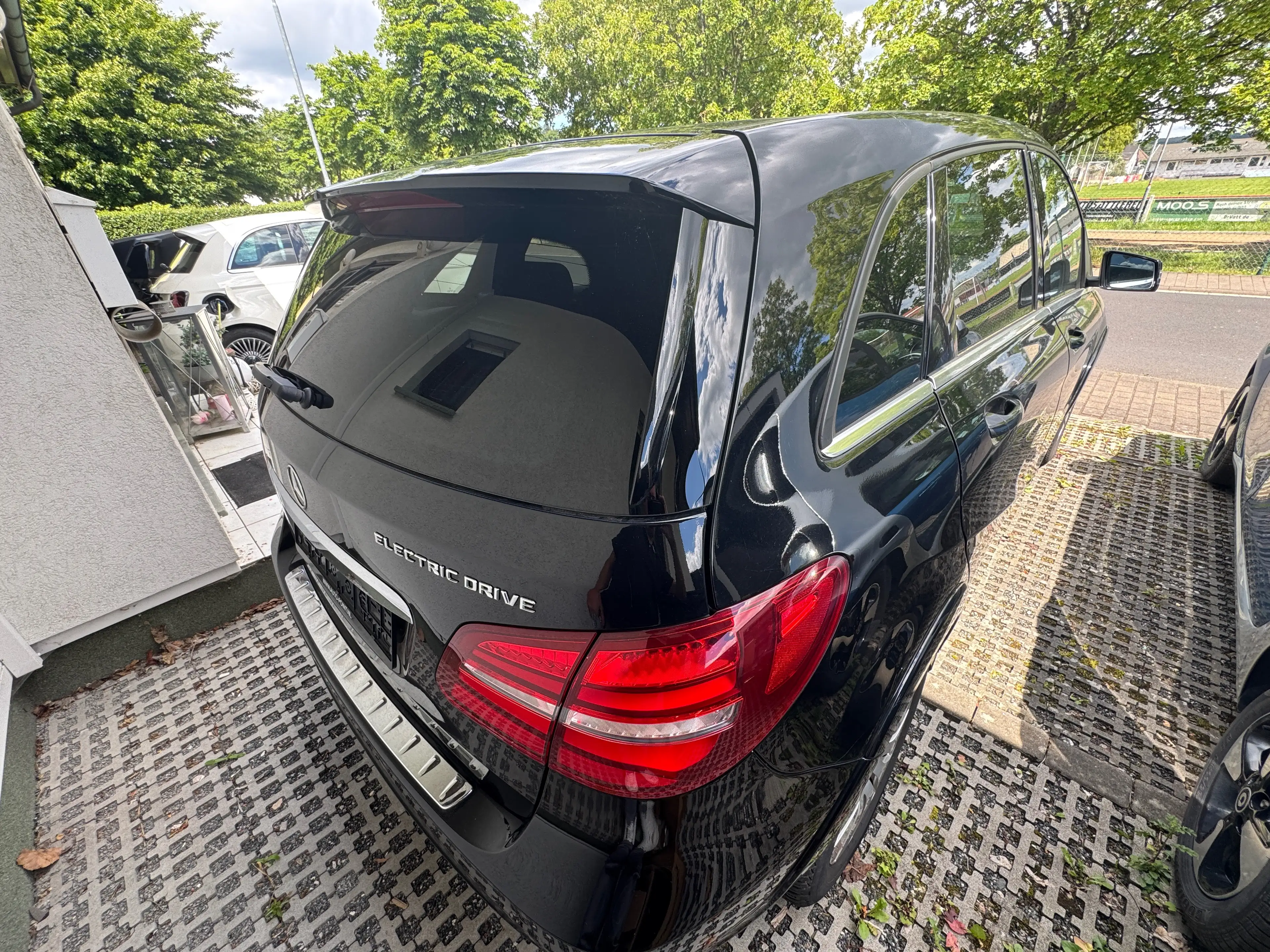 Mercedes-Benz B Electric Drive B 250 E, Range Plus, Asistenzsysteme — photo 3