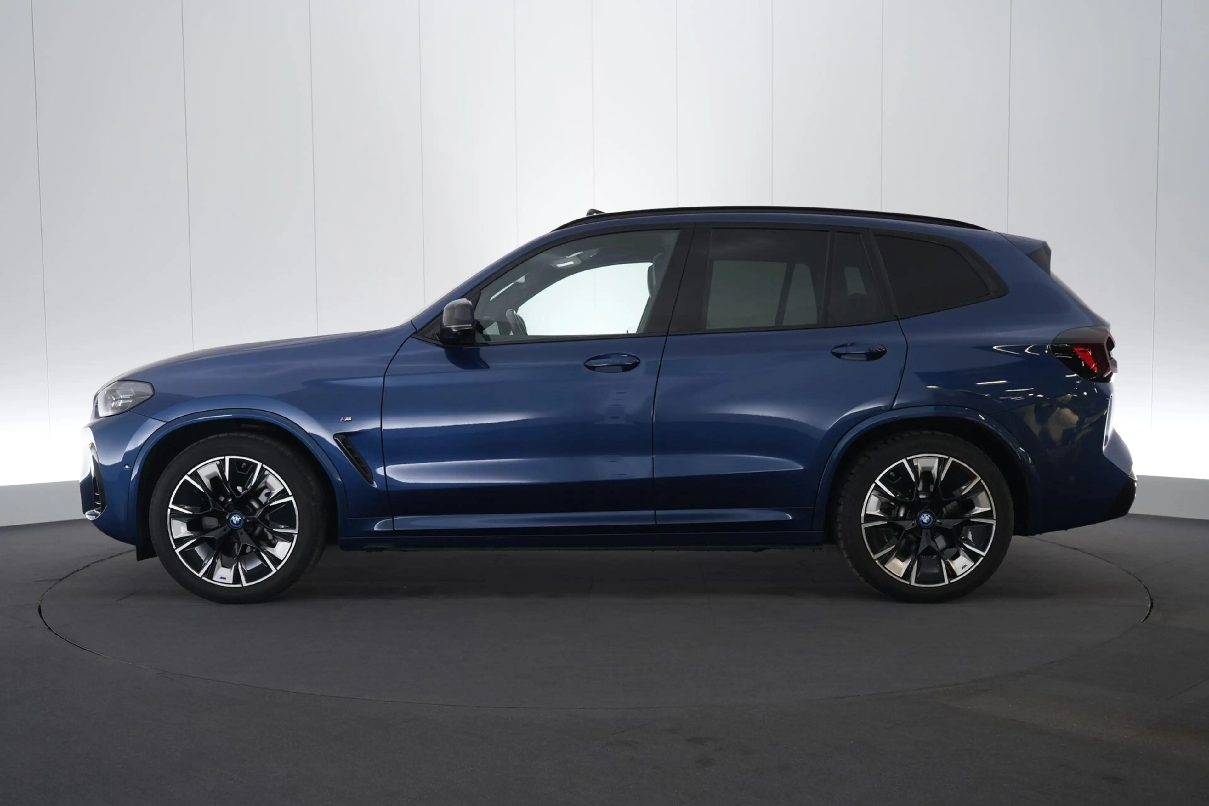 BMW iX3 80 kWh Impressive Dark Shadow LEDER/CUIR Adapt. LE — photo 11