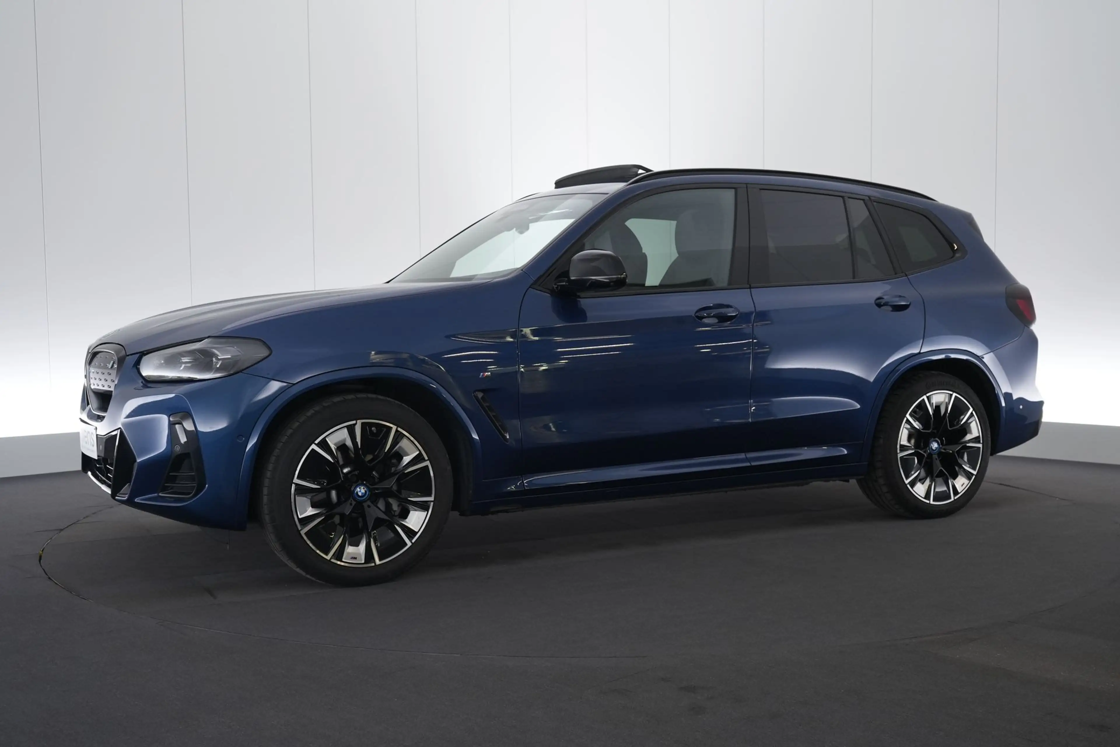 BMW iX3 80 kWh Impressive Dark Shadow LEDER/CUIR Adapt. LE — photo 12