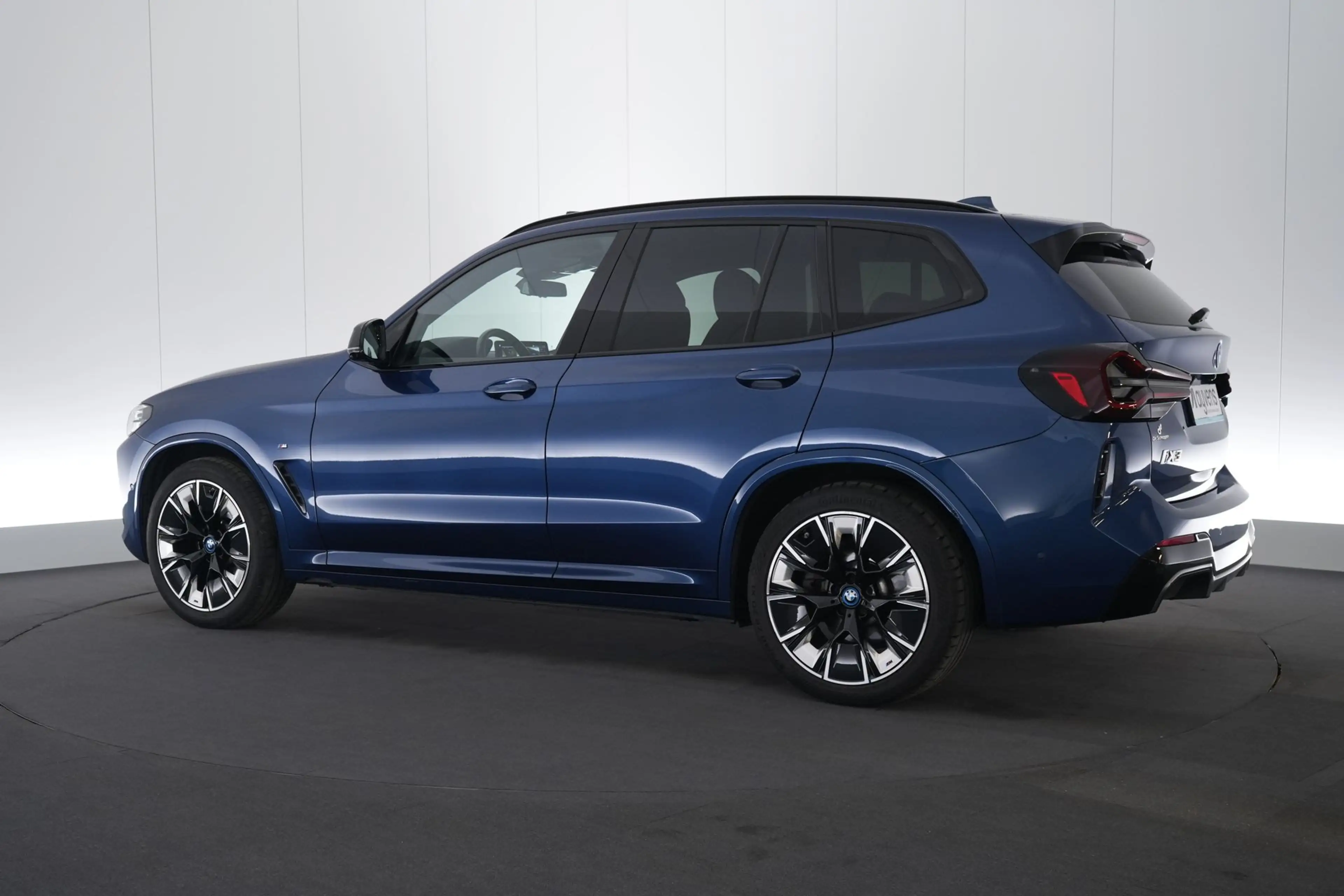 BMW iX3 80 kWh Impressive Dark Shadow LEDER/CUIR Adapt. LE — photo 10