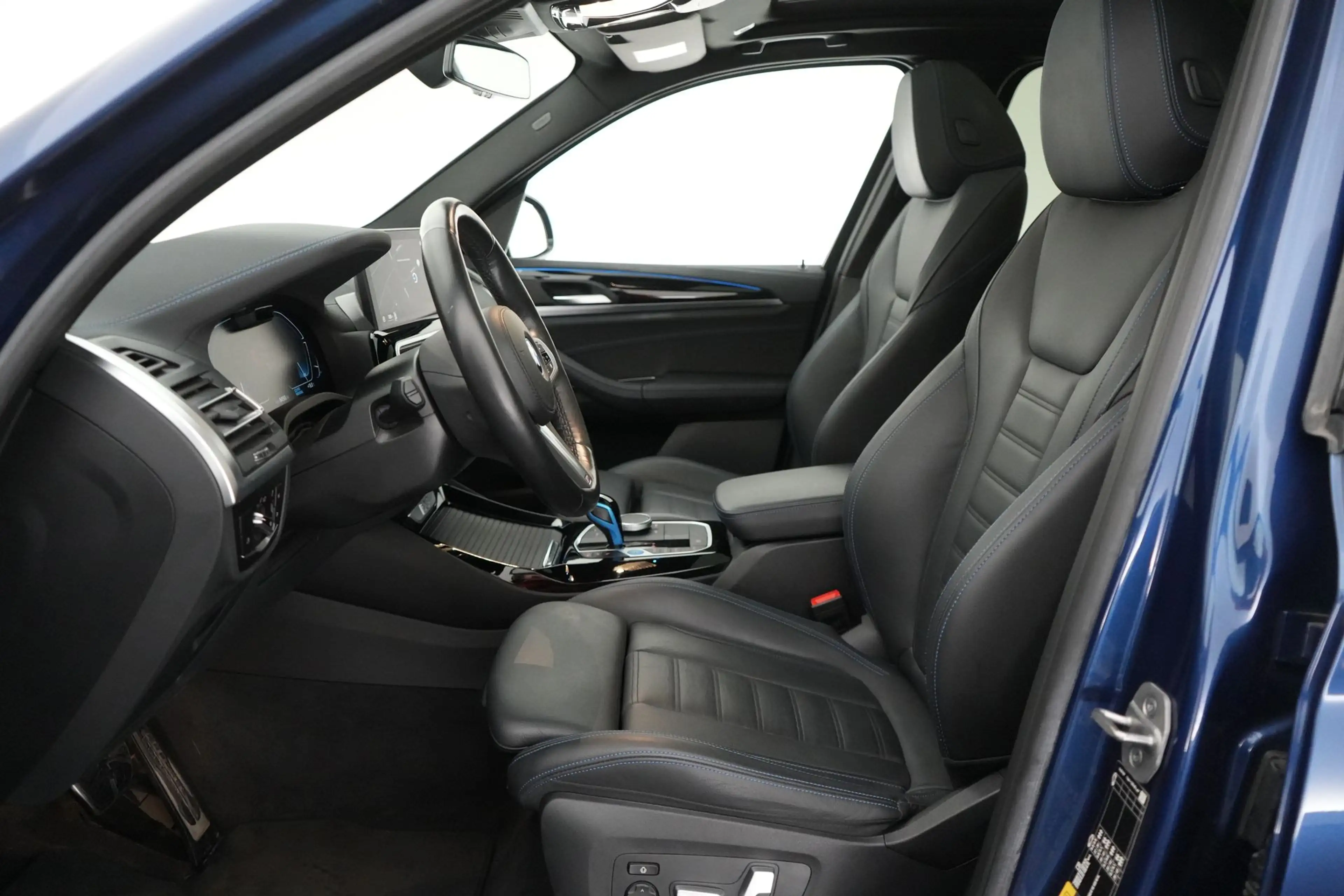 BMW iX3 80 kWh Impressive Dark Shadow LEDER/CUIR Adapt. LE — photo 17