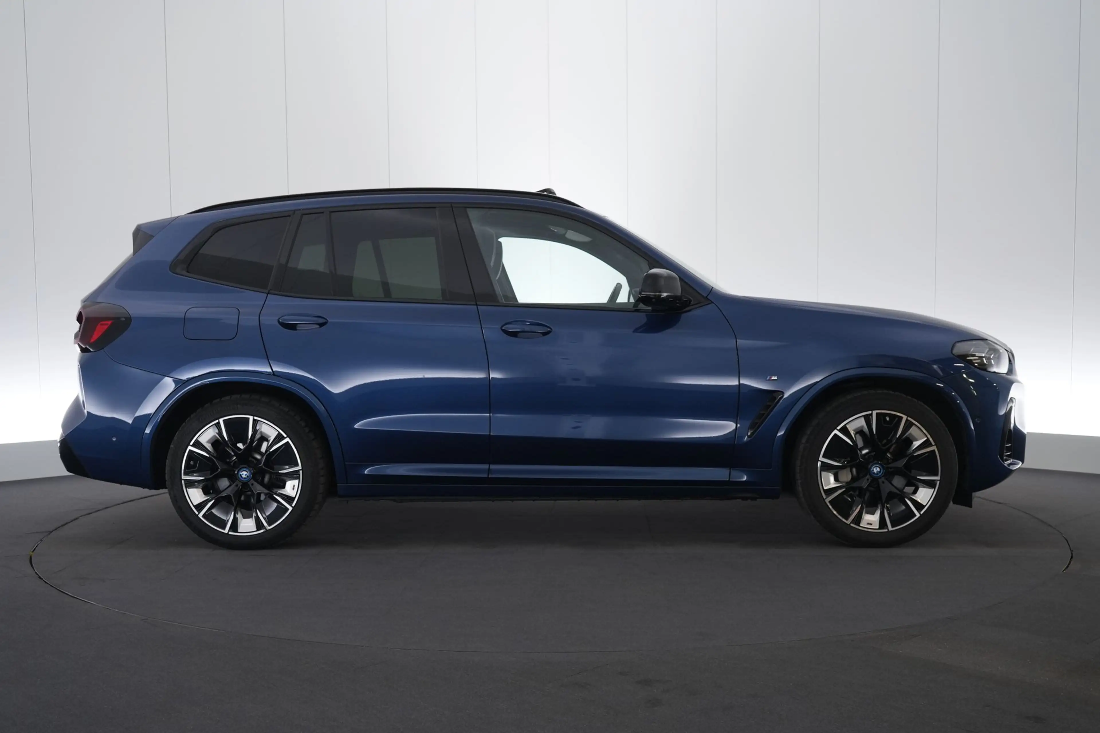 BMW iX3 80 kWh Impressive Dark Shadow LEDER/CUIR Adapt. LE — photo 5