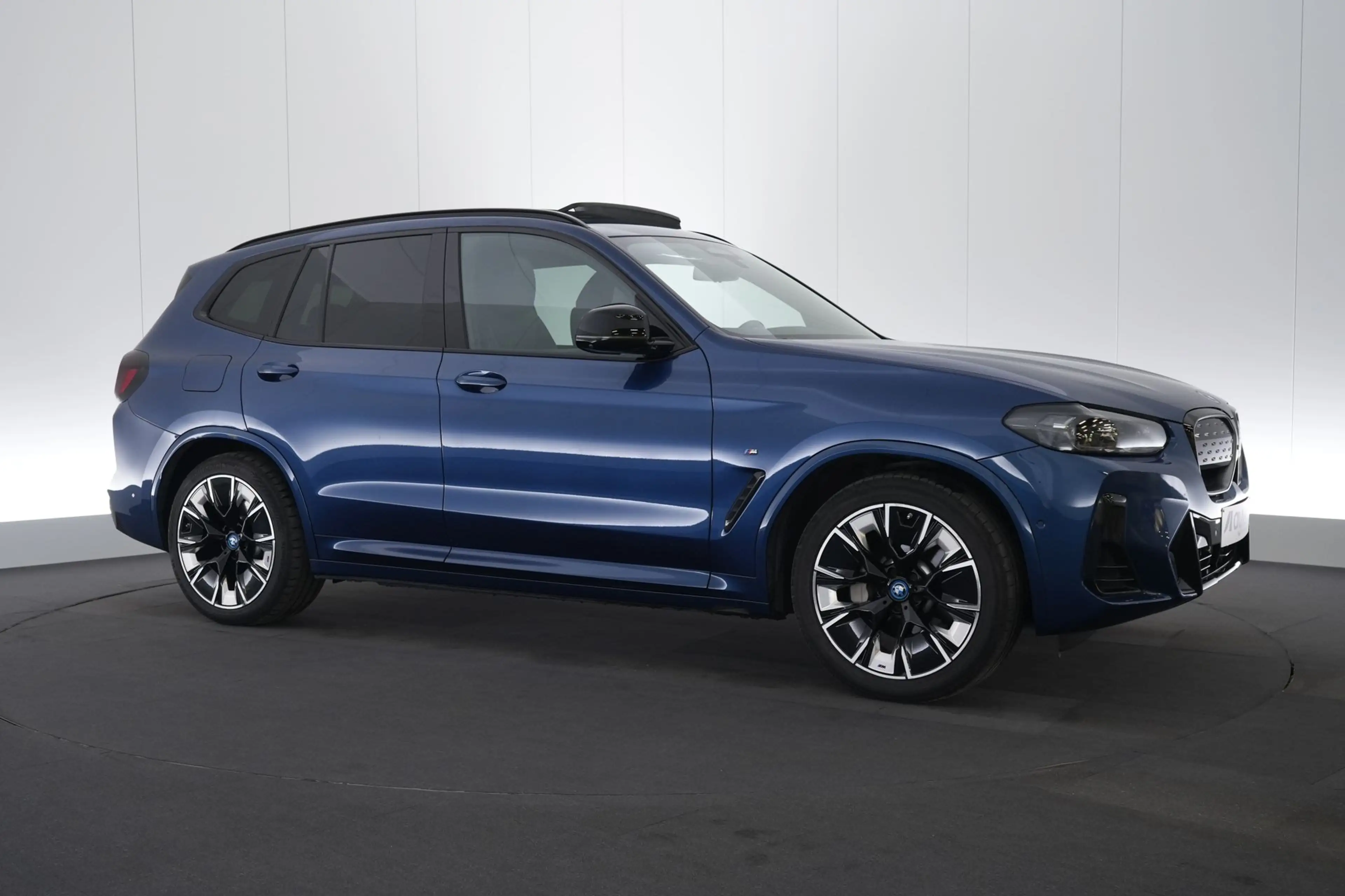 BMW iX3 80 kWh Impressive Dark Shadow LEDER/CUIR Adapt. LE — photo 4