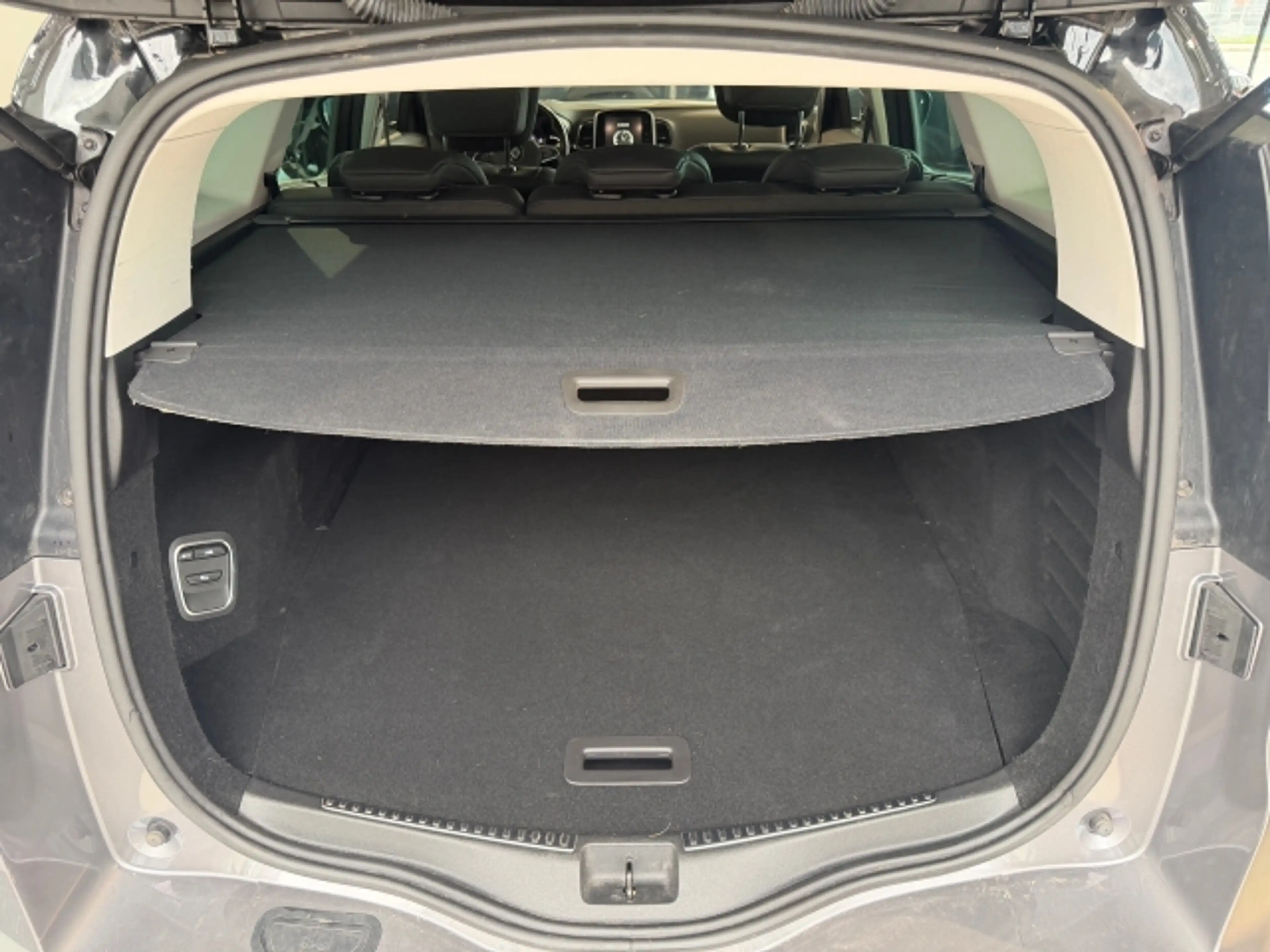 Renault Grand Scenic Gr.ScenicIniti1,7DCI — photo 6