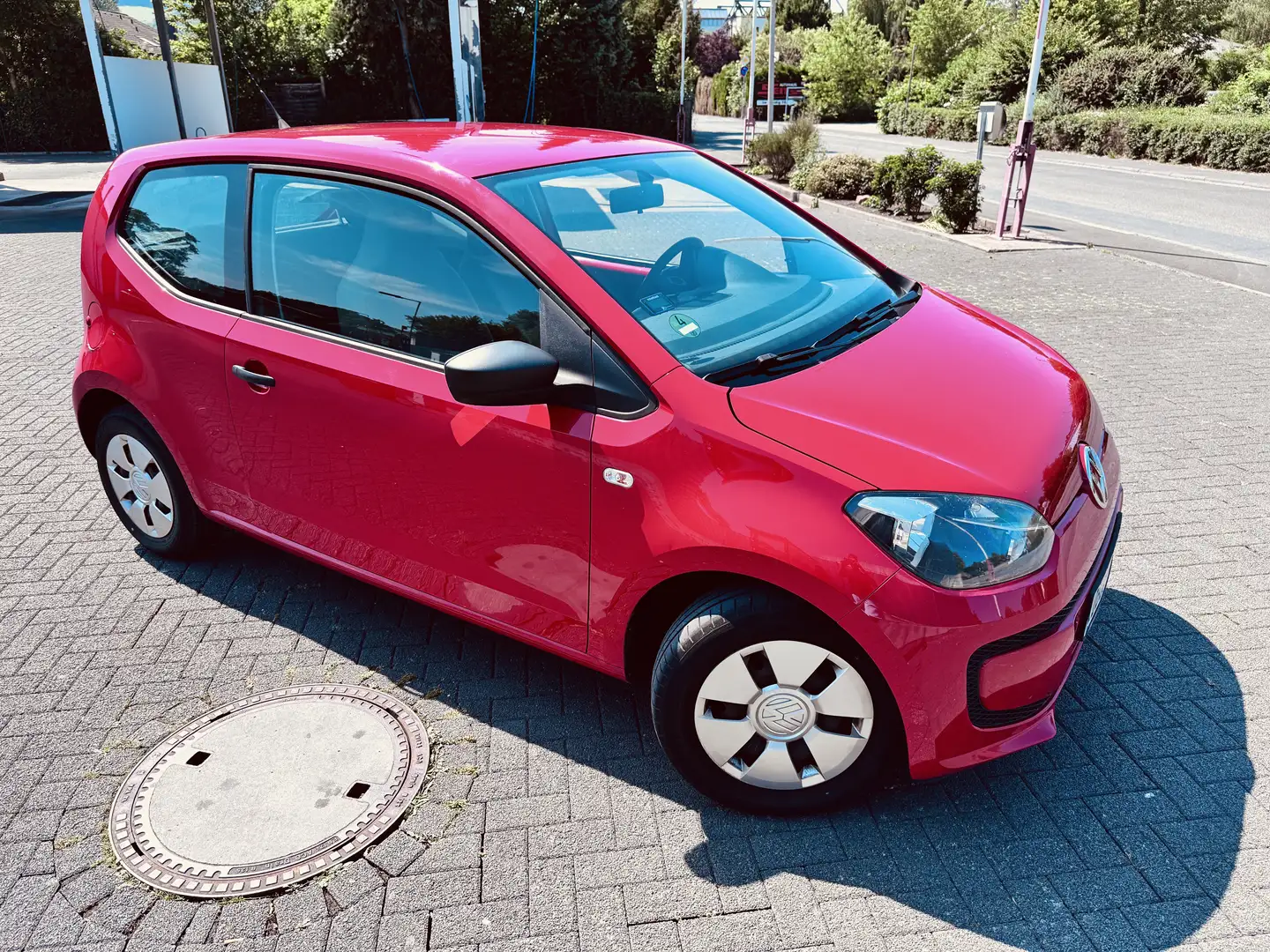 Volkswagen up! rot - 1