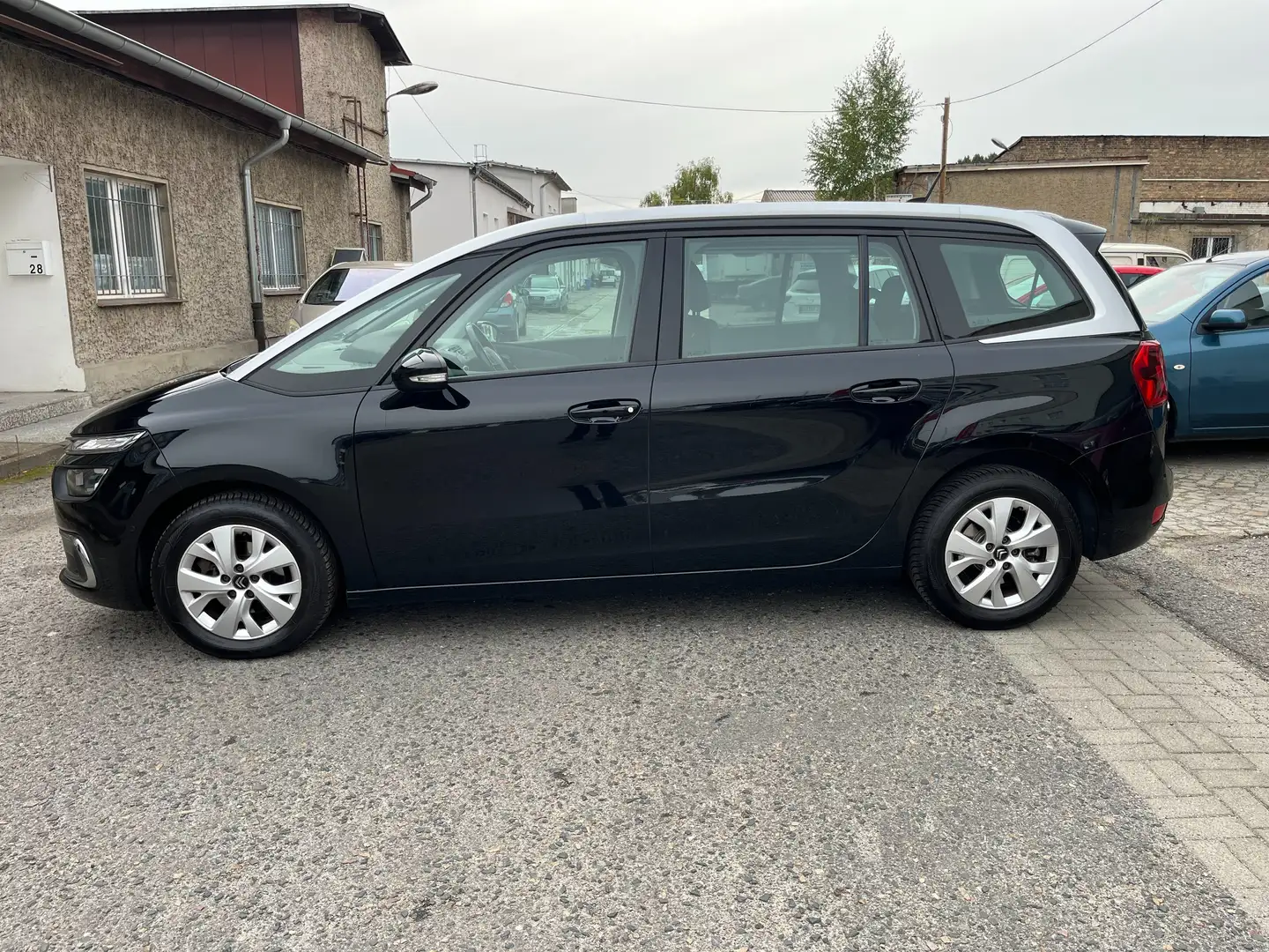 Citroen Grand C4 SpaceTourer Selection Schwarz - 2