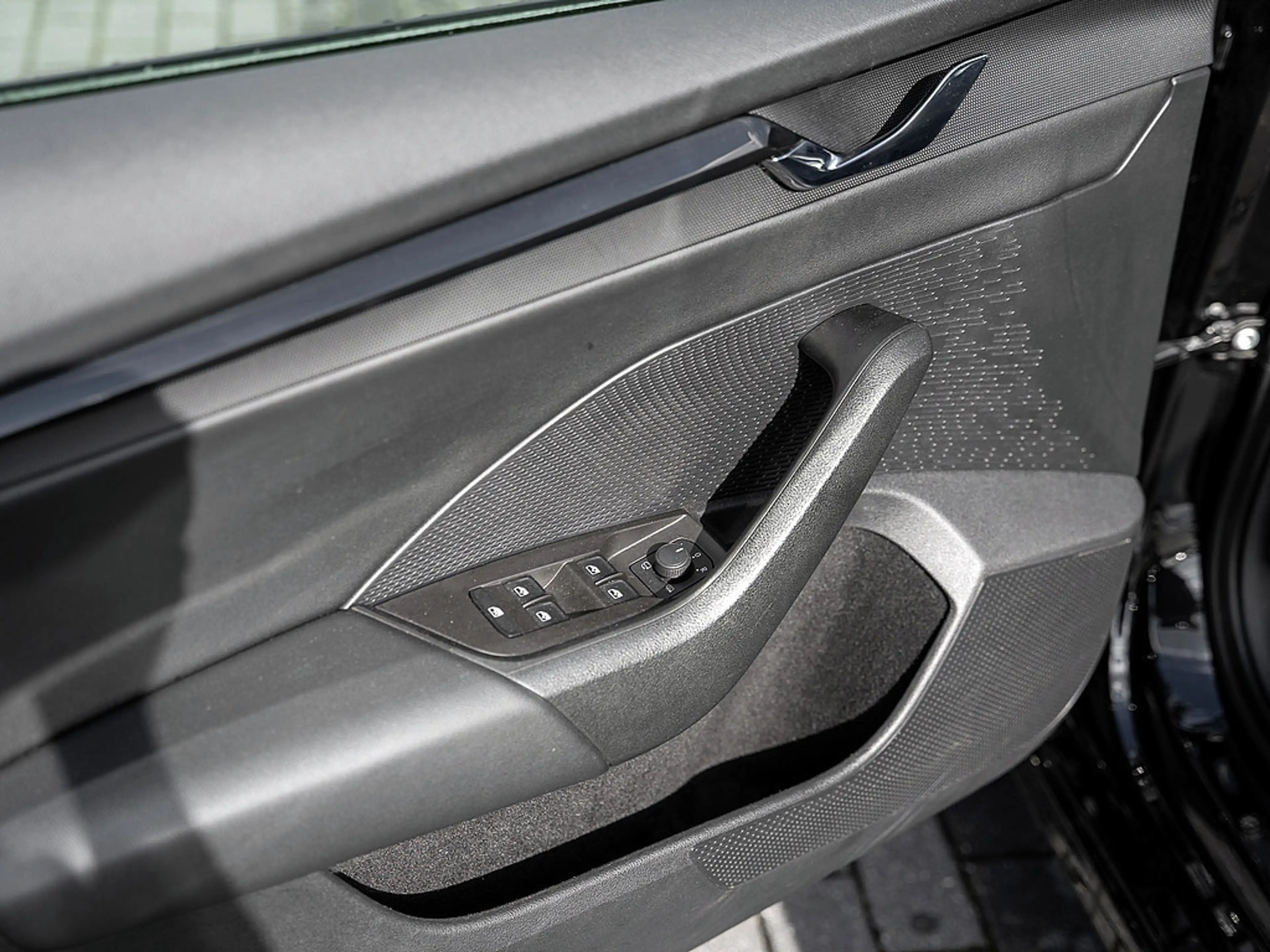 Skoda Octavia Combi 2.0 TDI Ambition AHK LED SHZ — photo 13