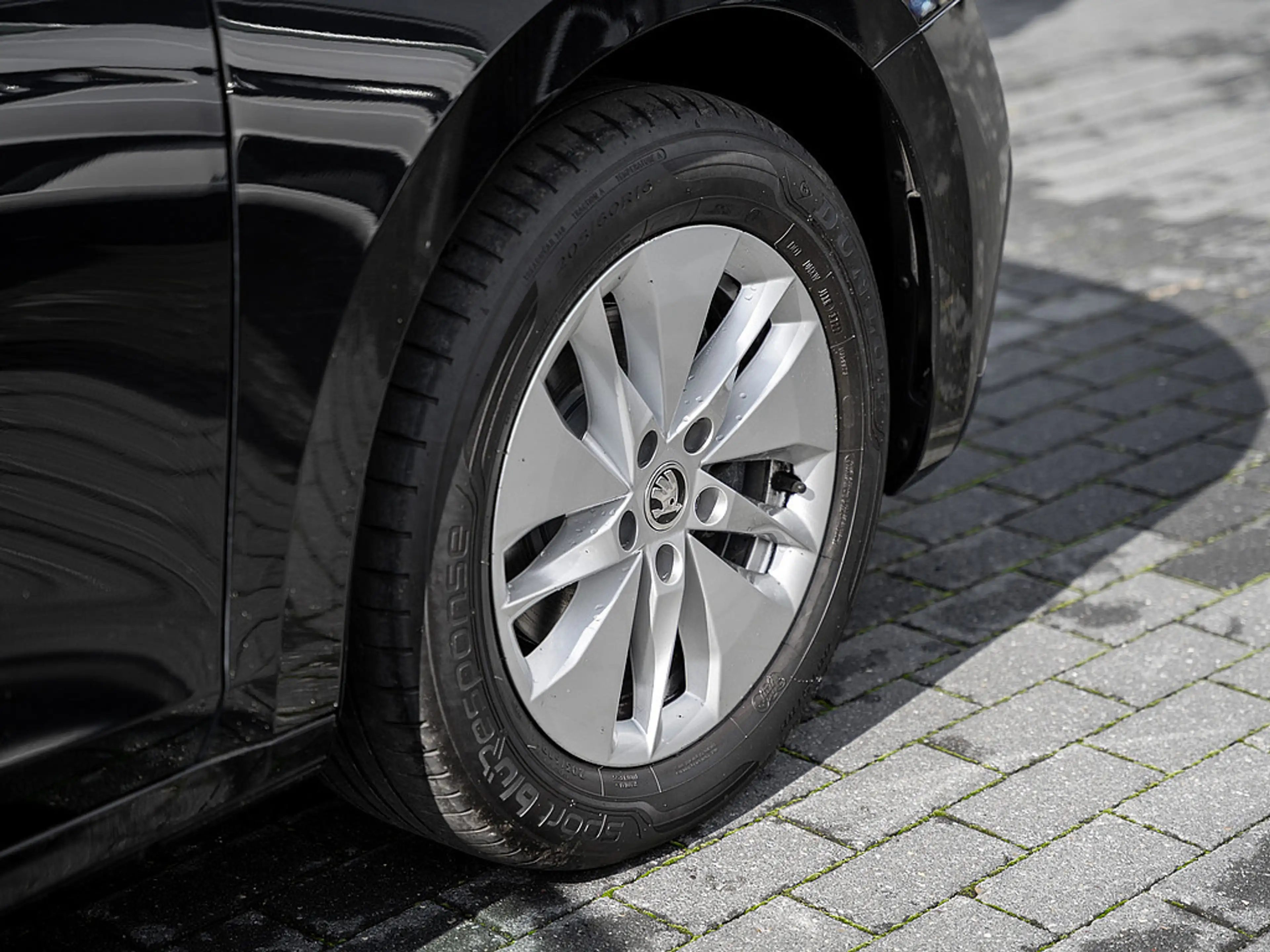 Skoda Octavia Combi 2.0 TDI Ambition AHK LED SHZ — photo 5