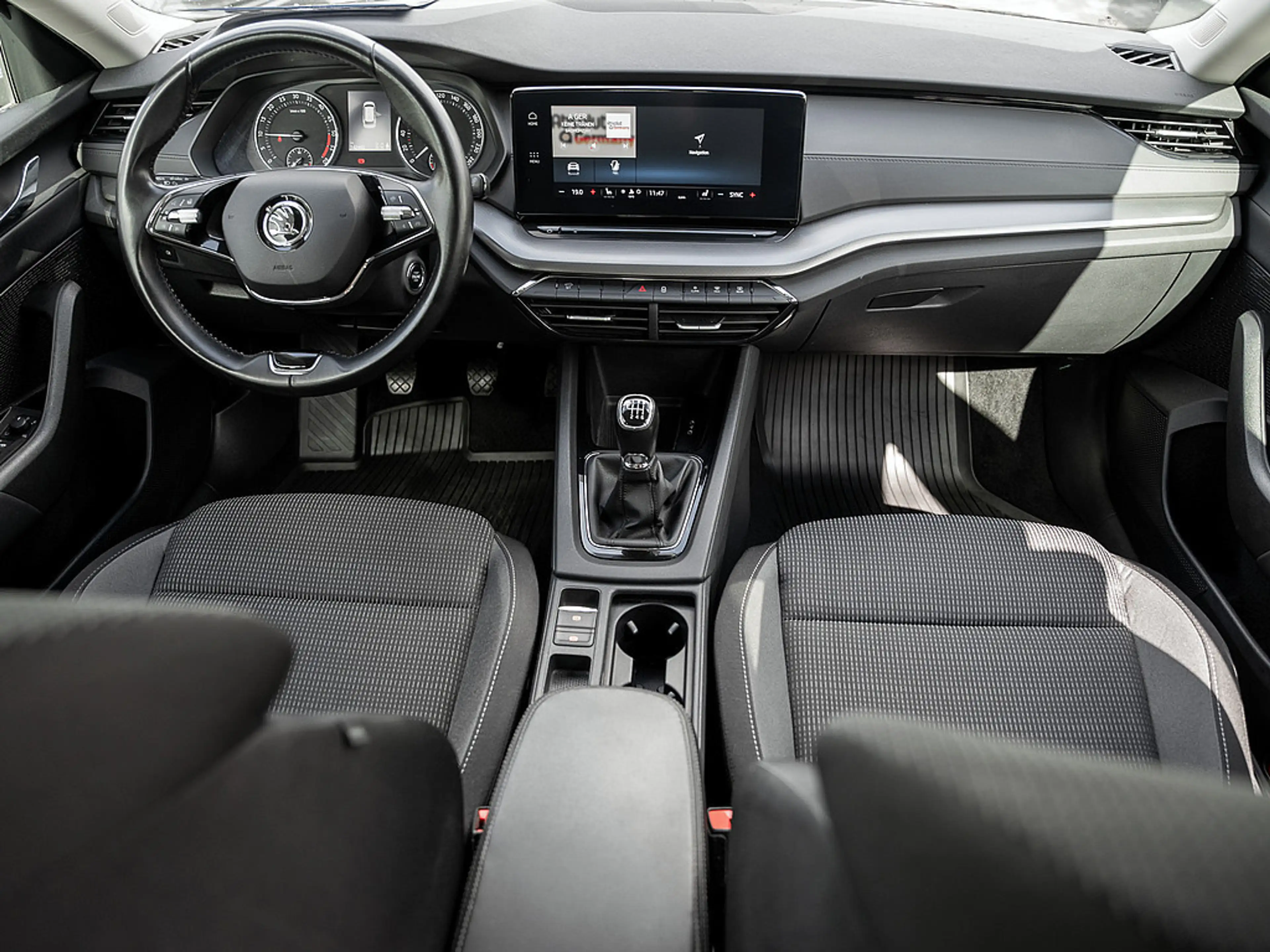 Skoda Octavia Combi 2.0 TDI Ambition AHK LED SHZ — photo 6