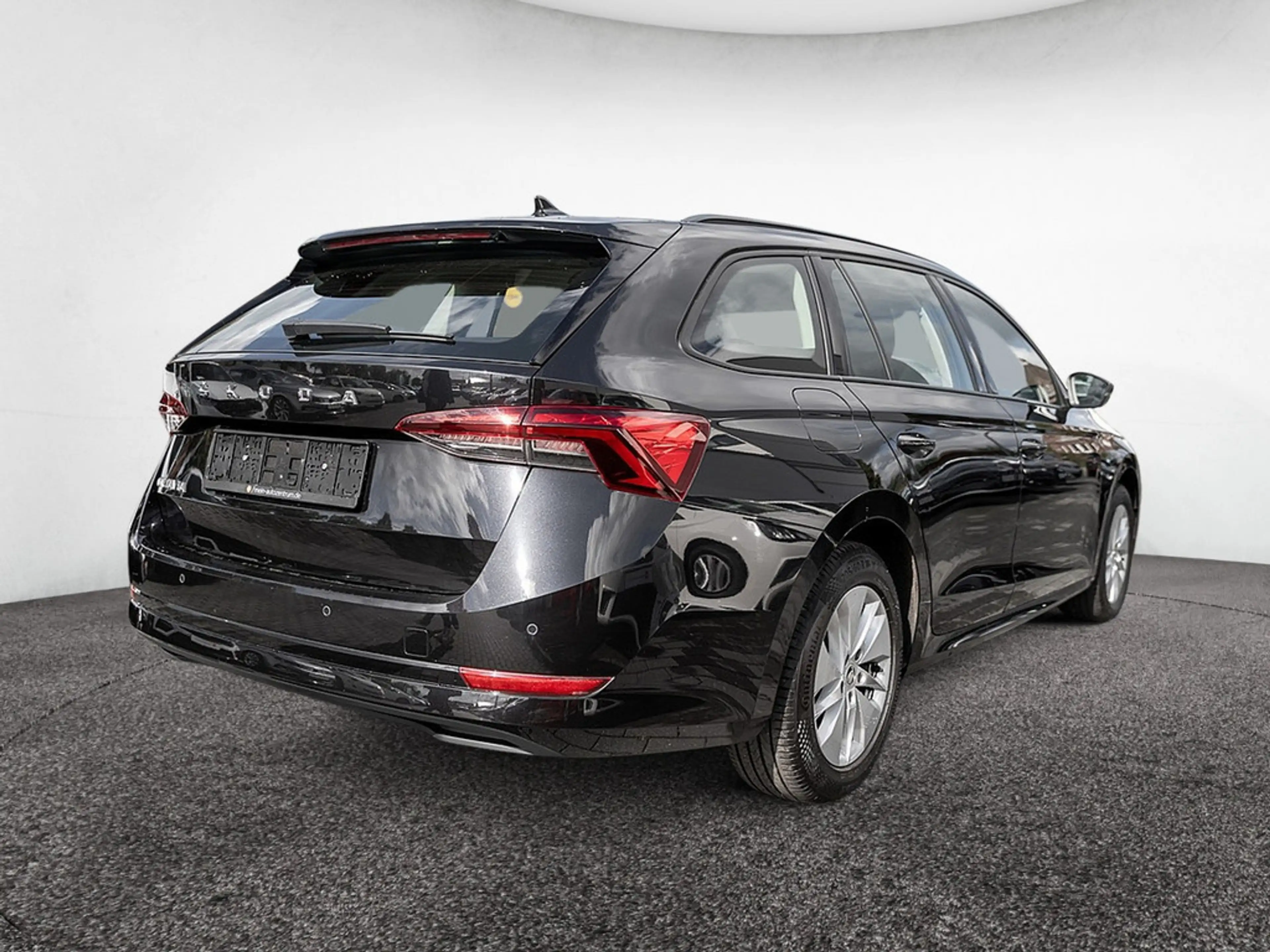 Skoda Octavia Combi 2.0 TDI Ambition AHK LED SHZ — photo 3