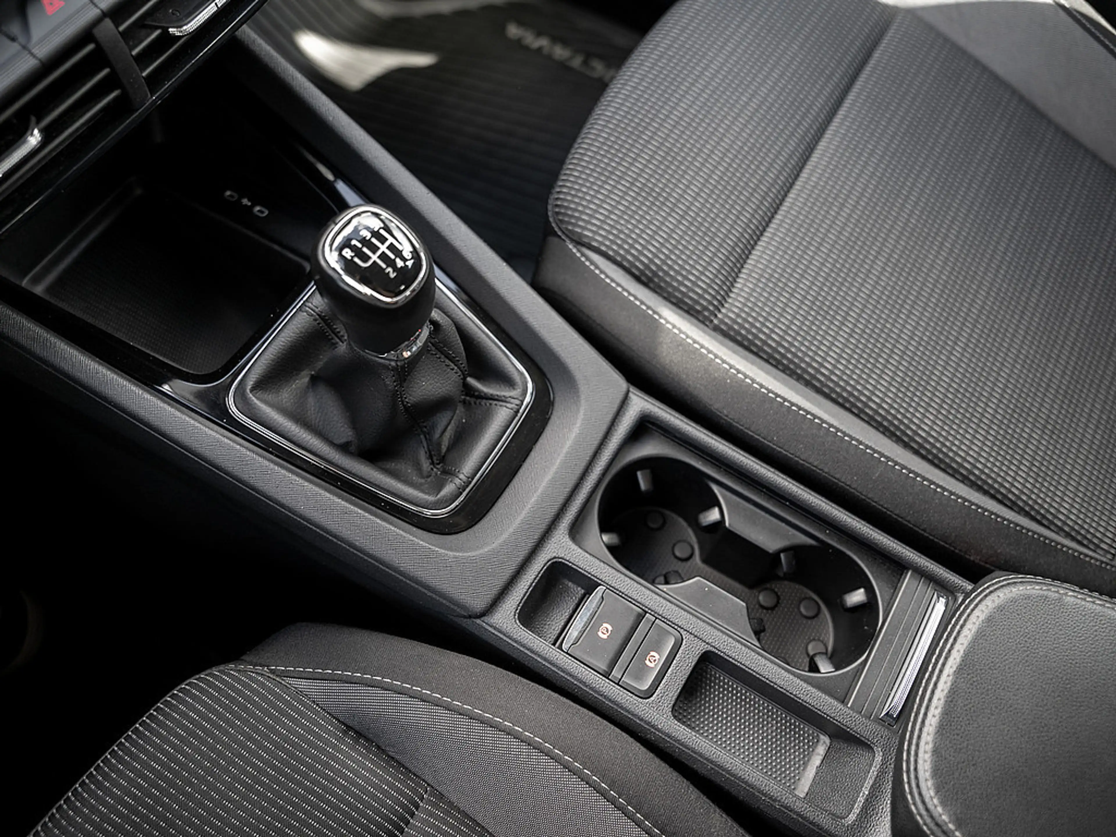Skoda Octavia Combi 2.0 TDI Ambition AHK LED SHZ — photo 9