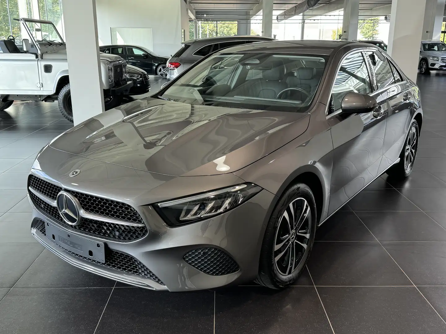 Mercedes-Benz A 250 e Progressive Keyless-Go, Achteruitrij Camera, Led - 1