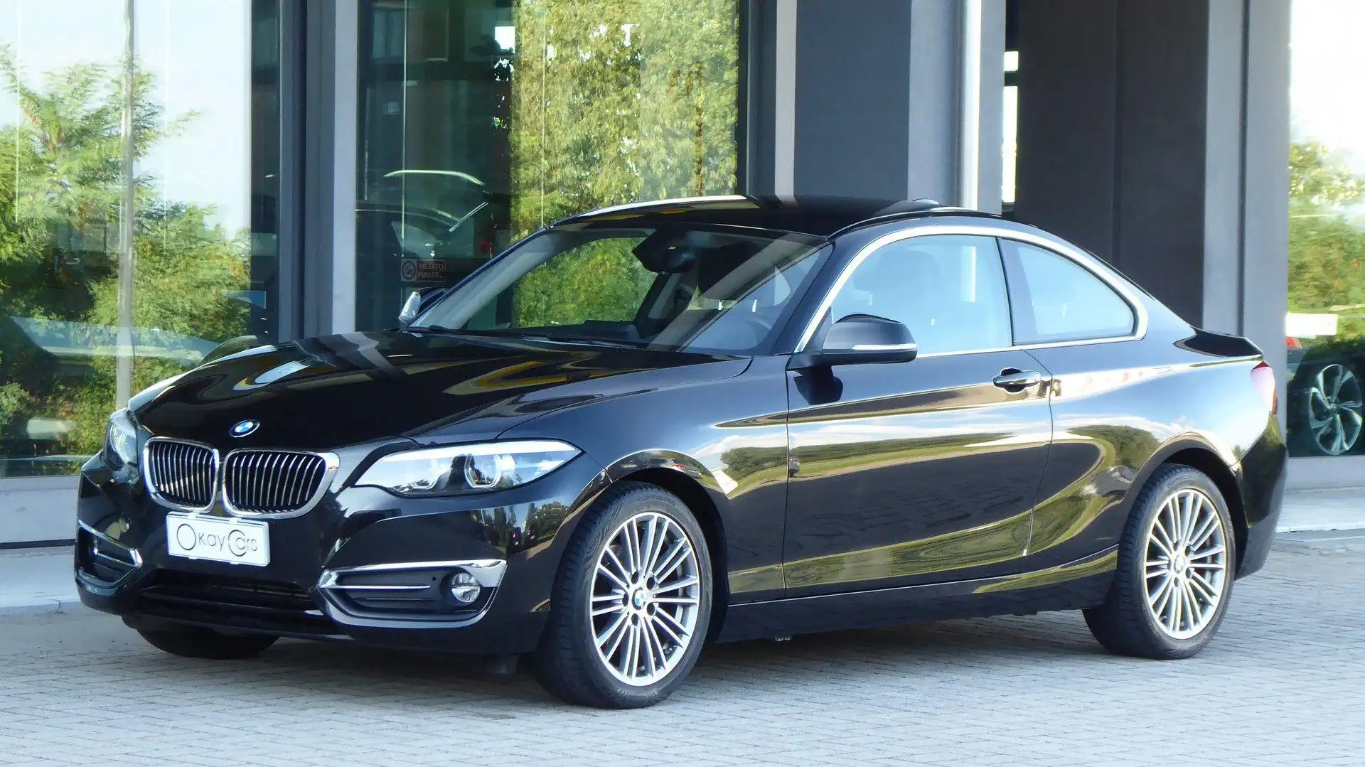 BMW 218 d Coupé Luxury aut. Zwart - 1
