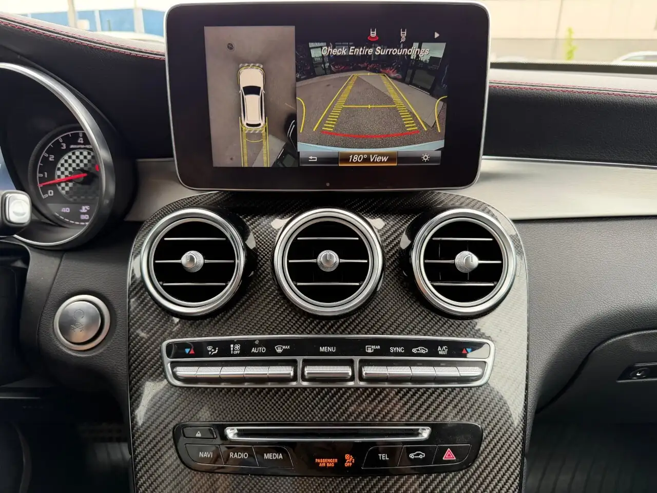 Mercedes-Benz GLC снимка Mercedes-Benz GLC