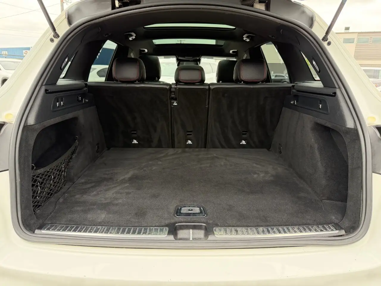 Mercedes-Benz GLC снимка Mercedes-Benz GLC