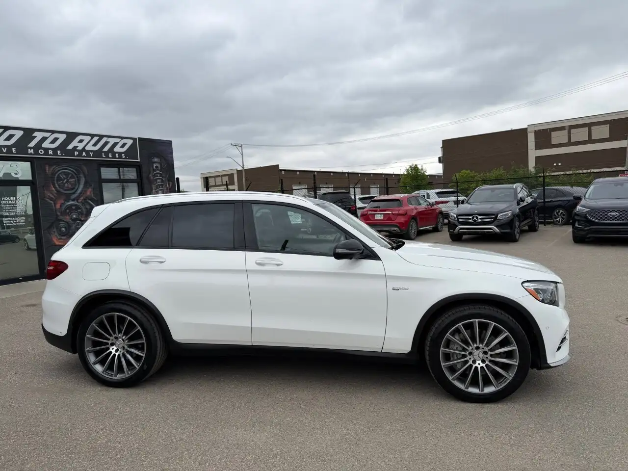 Mercedes-Benz GLC снимка Mercedes-Benz GLC