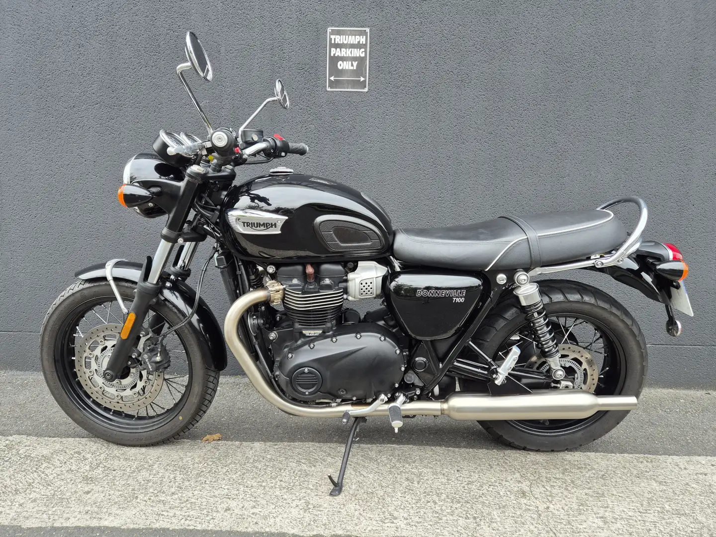 Triumph Bonneville T100 - 2
