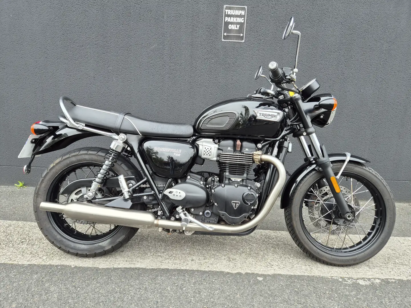 Triumph Bonneville T100 - 1