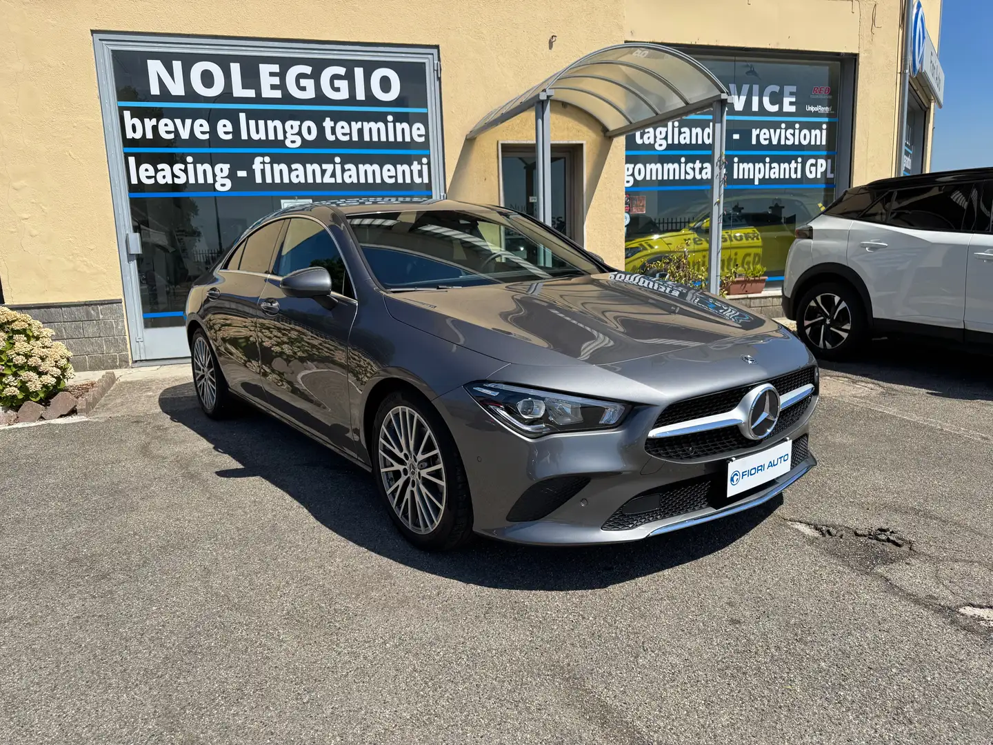 Mercedes-Benz CLA 200 Coupe Executive automatica 😀 Grigio - 1