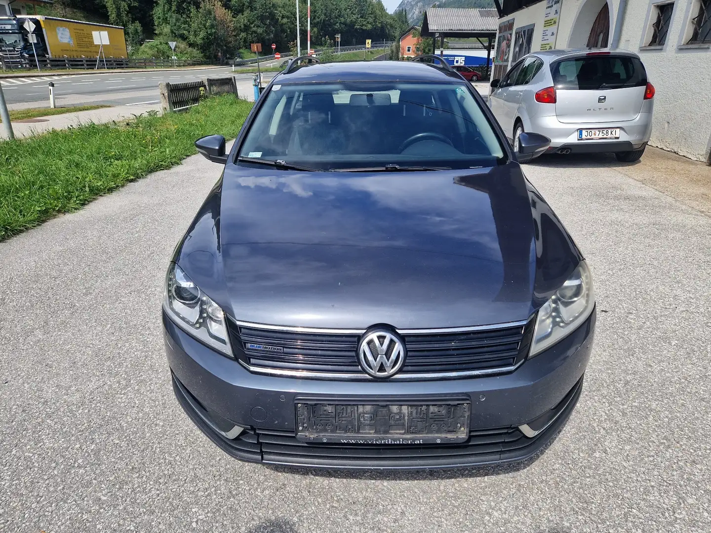 Volkswagen Passat Variant Trendline BlueMotion/BMT Grau - 2