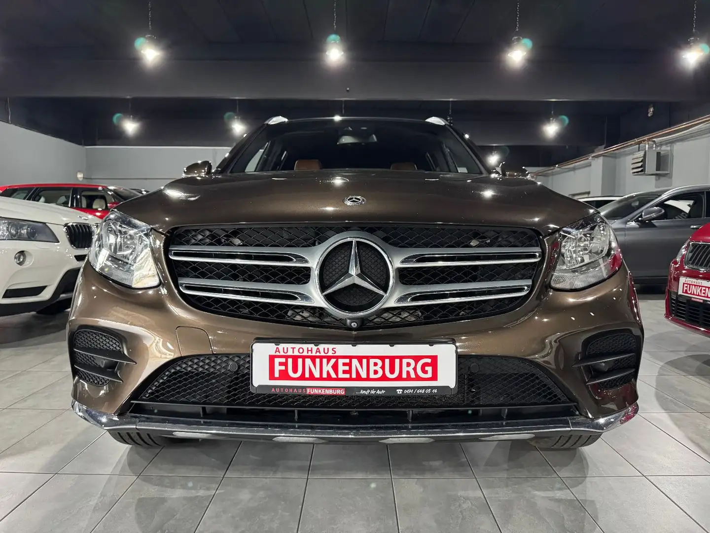 Mercedes-Benz GLC 300 4M AMG/PANO/360°/LEDER/NAVI/AUT/LED/AHK Marrone - 2