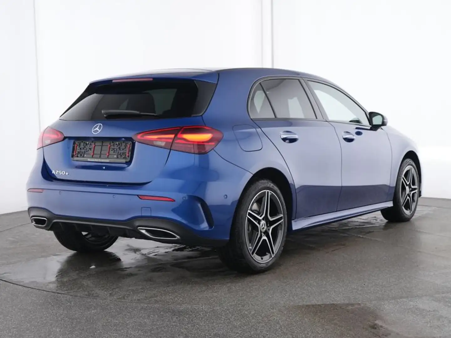 Mercedes-Benz A 250 e AMG/Night/Advanced/Multibeam/Kamera/DAB Blauw - 2