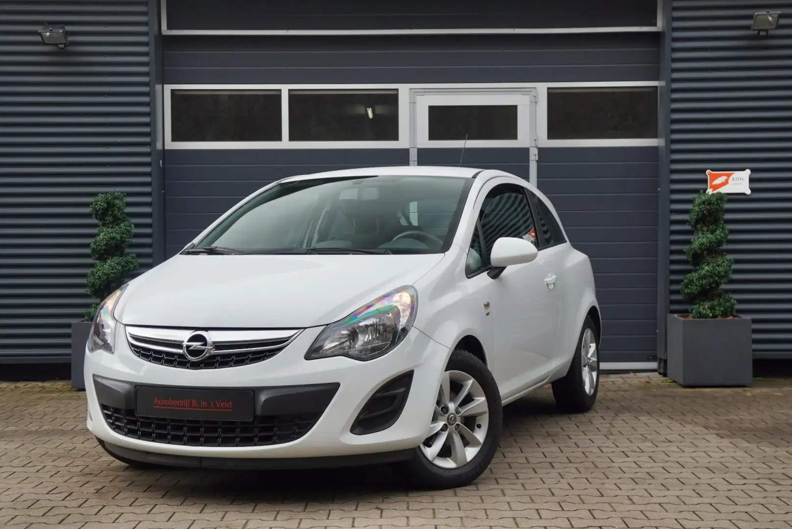Opel Corsa 1.2-16V Energy LEDER AUX CRUISE AIRCO Weiß - 1