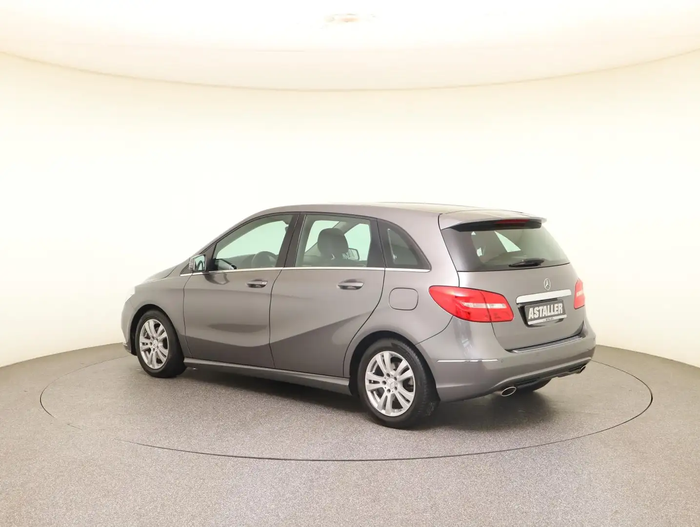 Mercedes-Benz B 200 Sport-Paket+Laderaump+Navi+Alu+SHZ+Tempom. Grau - 2