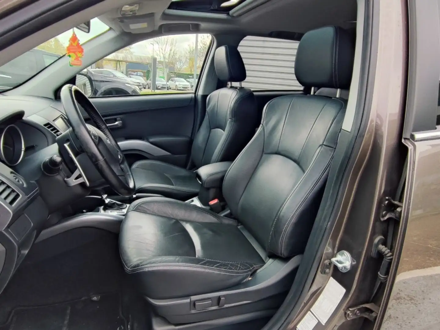 Mitsubishi Outlander 2.2 di-d 156 cv INSTYLE CVT 7 PLACES Gris - 2