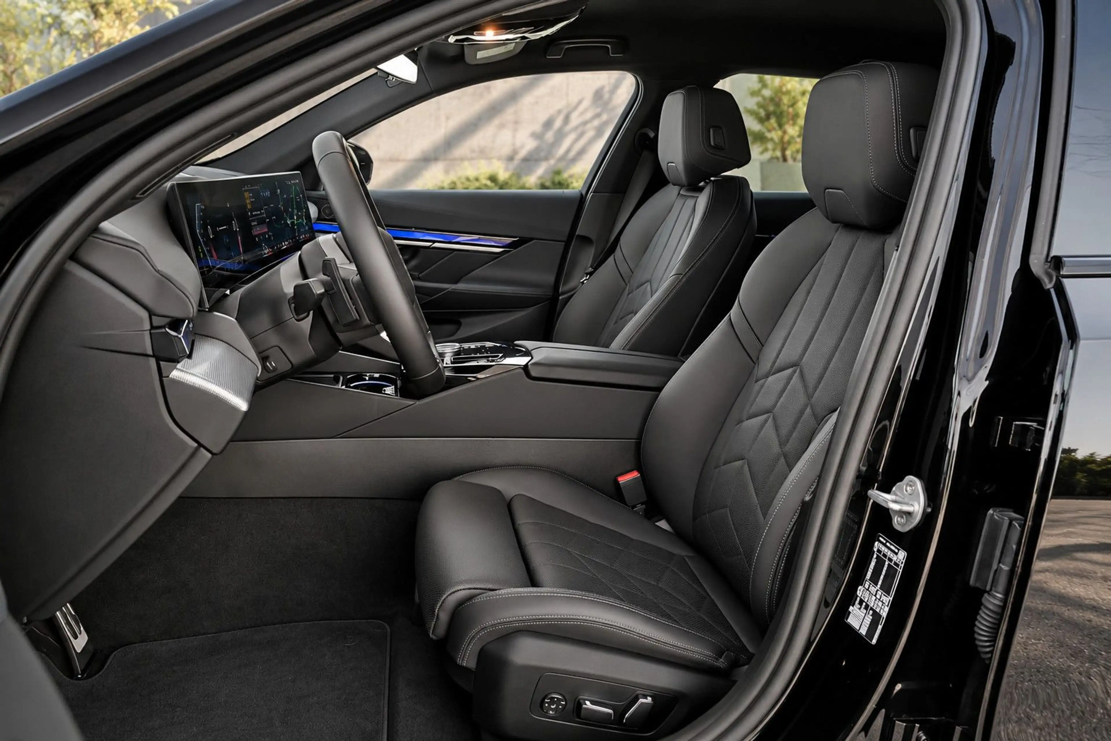 BMW 520 i Lim. M Sport | Head-Up | 360° | Sitzlüftung — photo 3