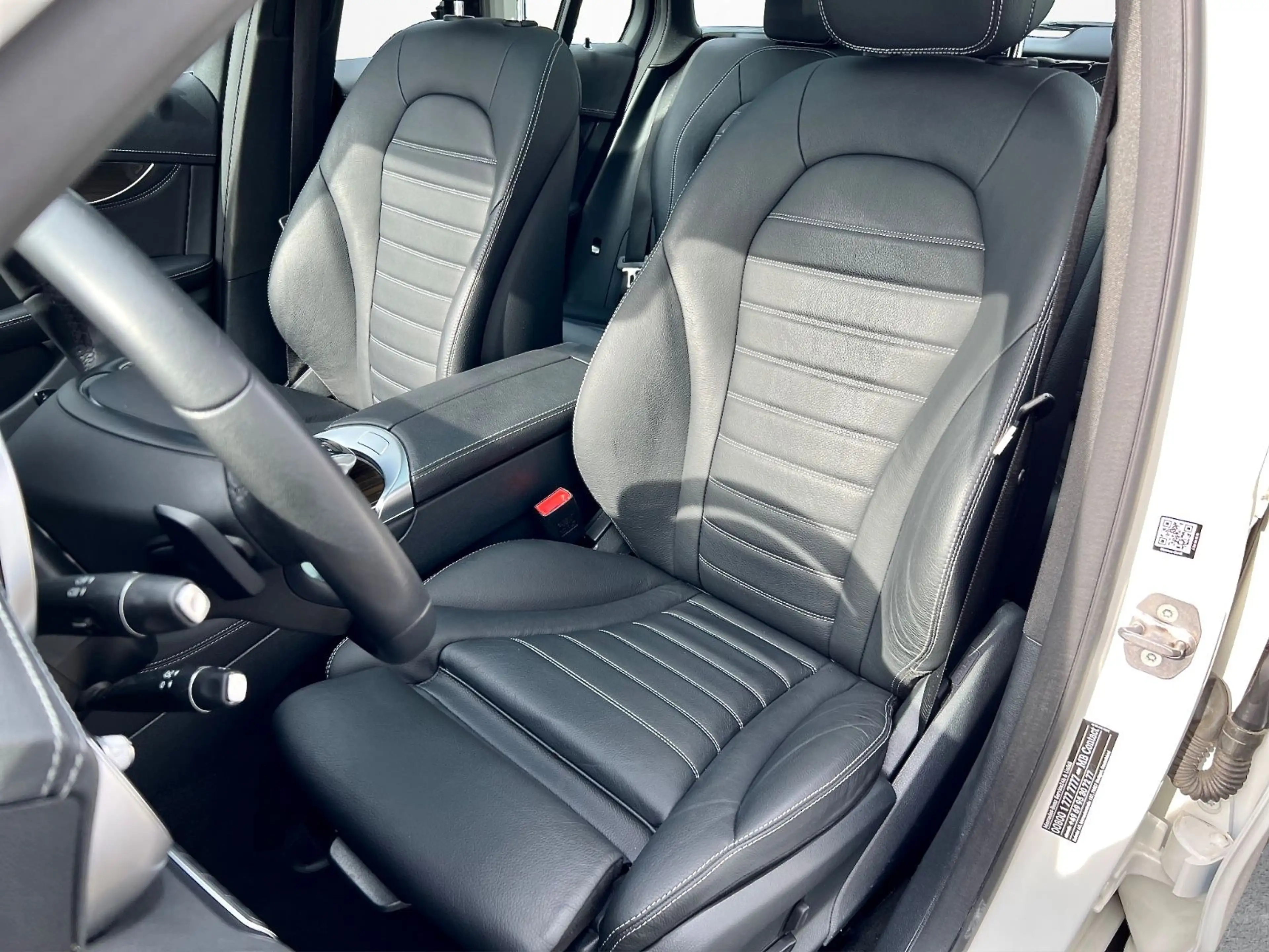 Mercedes-Benz GLC 250 4M*LED*PANORAMA*DISTR*360°*VOLLLEDER* — photo 11