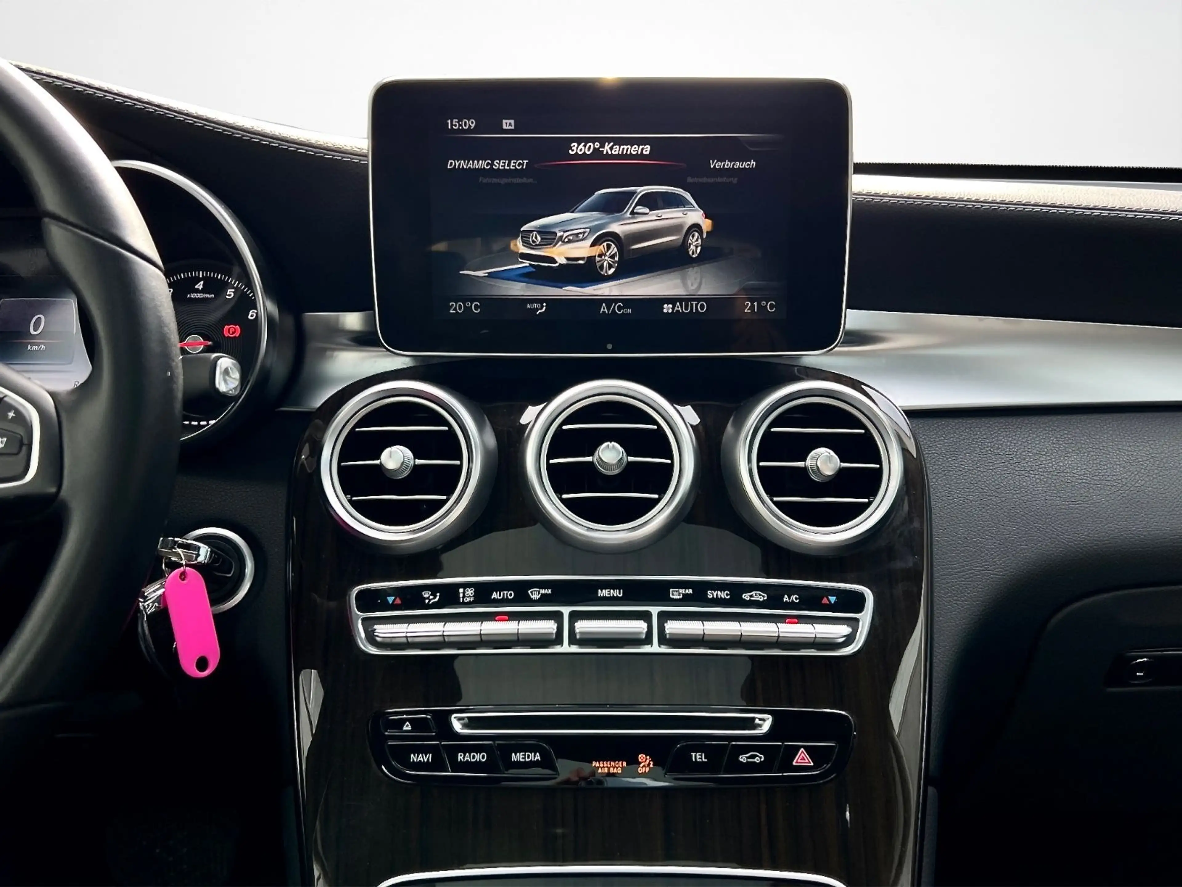 Mercedes-Benz GLC 250 4M*LED*PANORAMA*DISTR*360°*VOLLLEDER* — photo 12