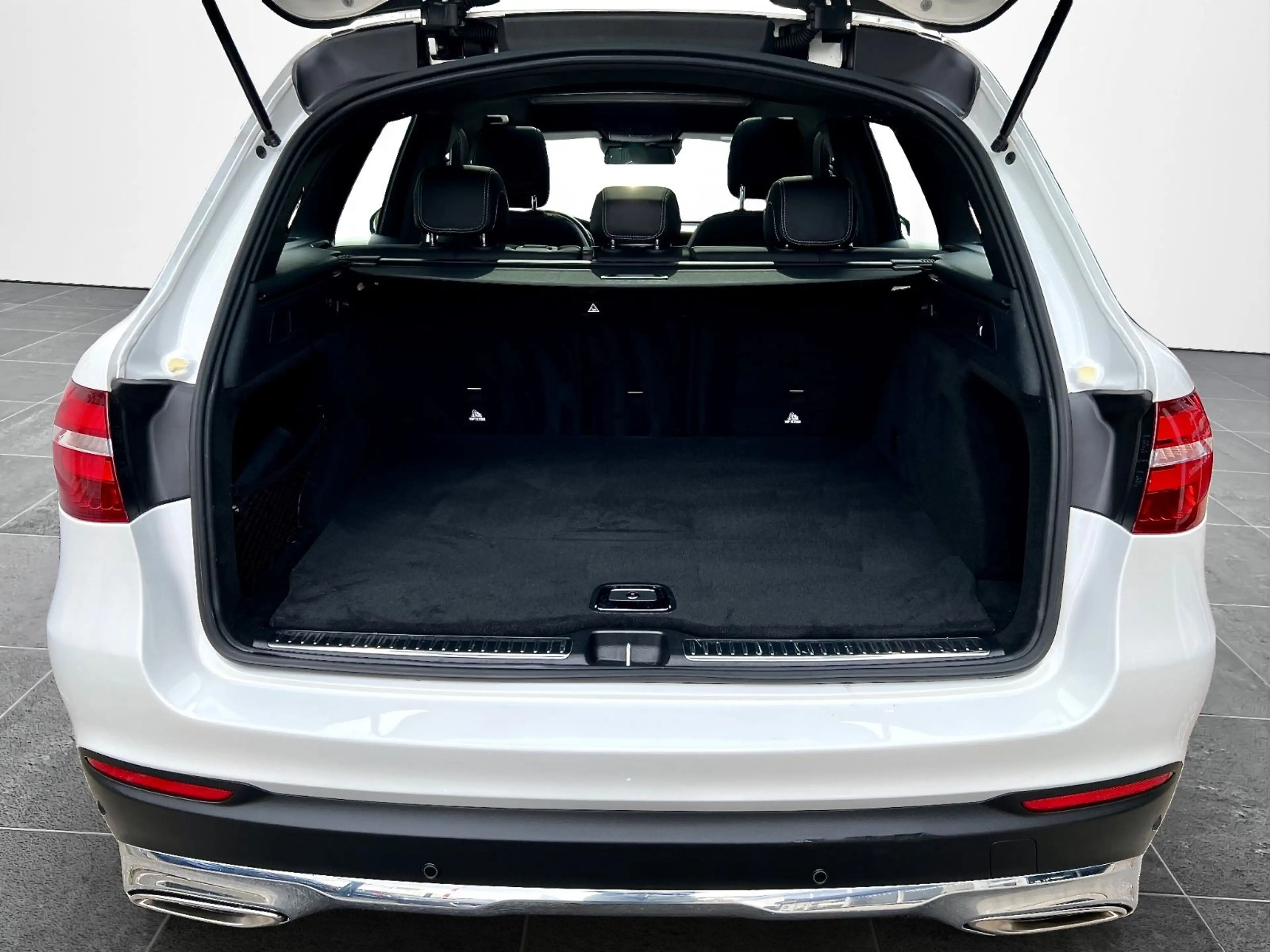 Mercedes-Benz GLC 250 4M*LED*PANORAMA*DISTR*360°*VOLLLEDER* — photo 6